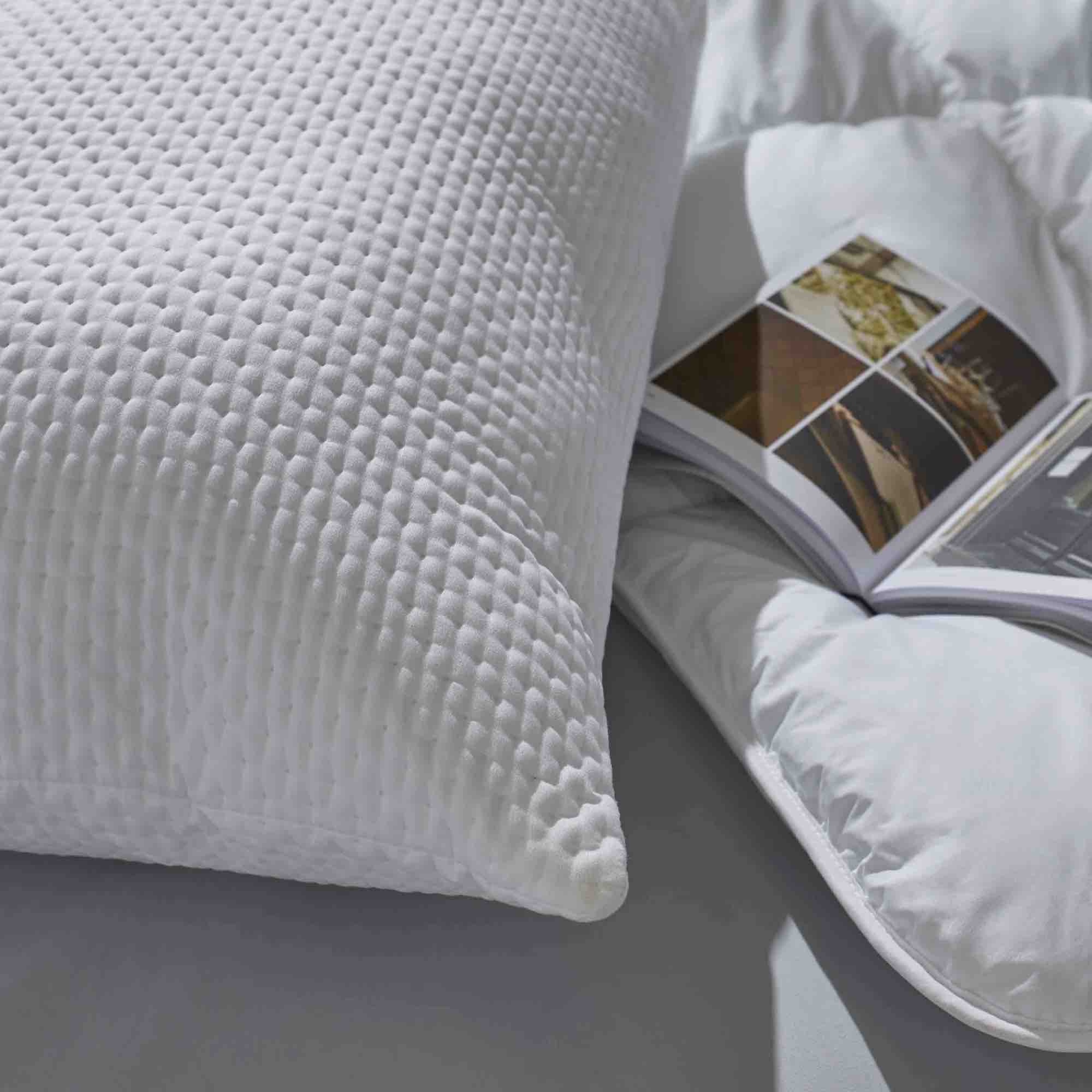 Silky Soft Pillow for Side Sleepers - Ultra Plush Memory Foam Pillow for Neck and Shoulder Support - Perfect for Back, Stomach & Side Sleepers - Ideal for Home, Office & Travel Use