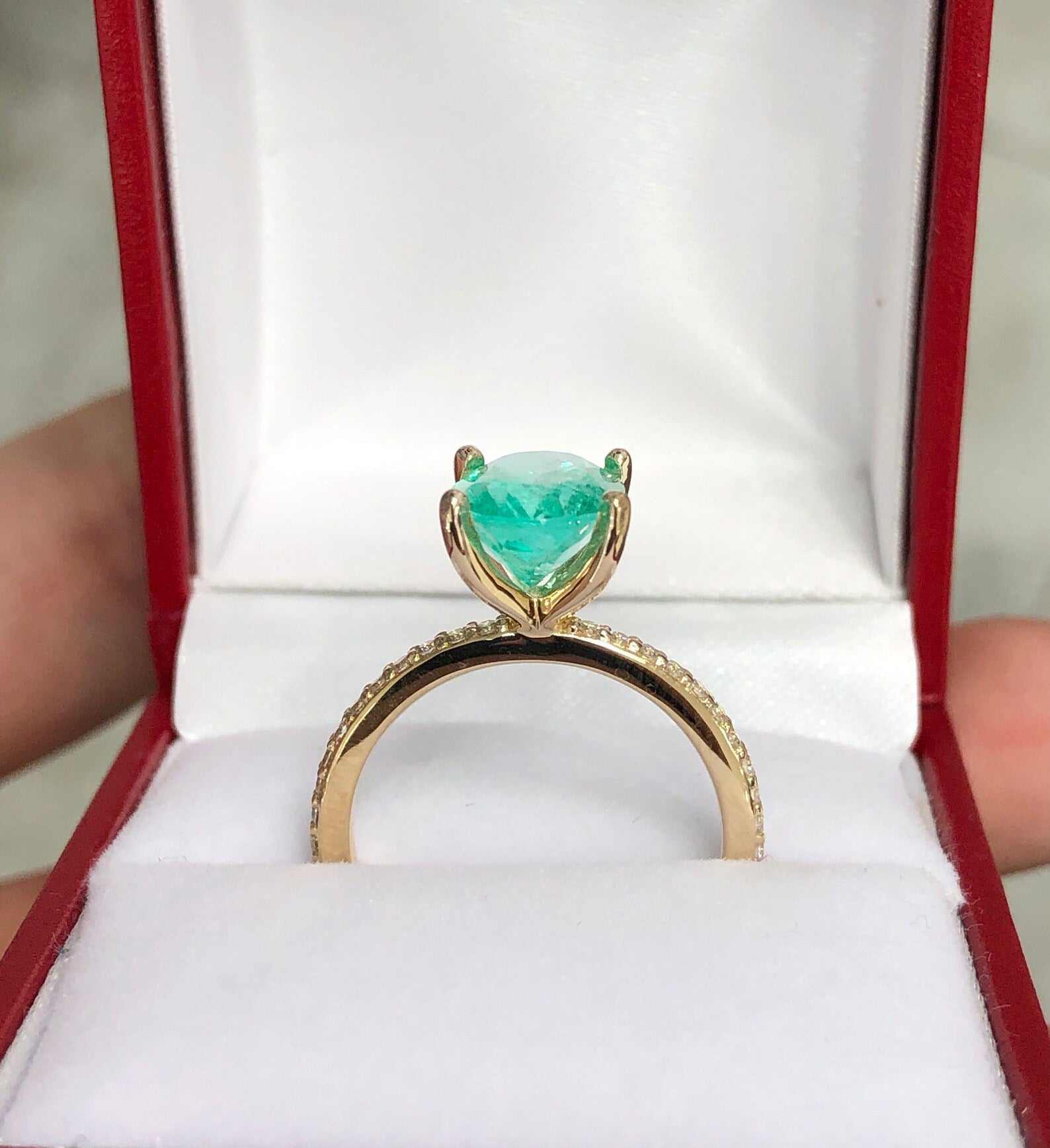 3.10tcw Oval Colombian Emerald & Diamond Accent 14K Gold Engagement Ring for Women - Perfect for Proposals, Anniversaries & Bridal Jewelry
