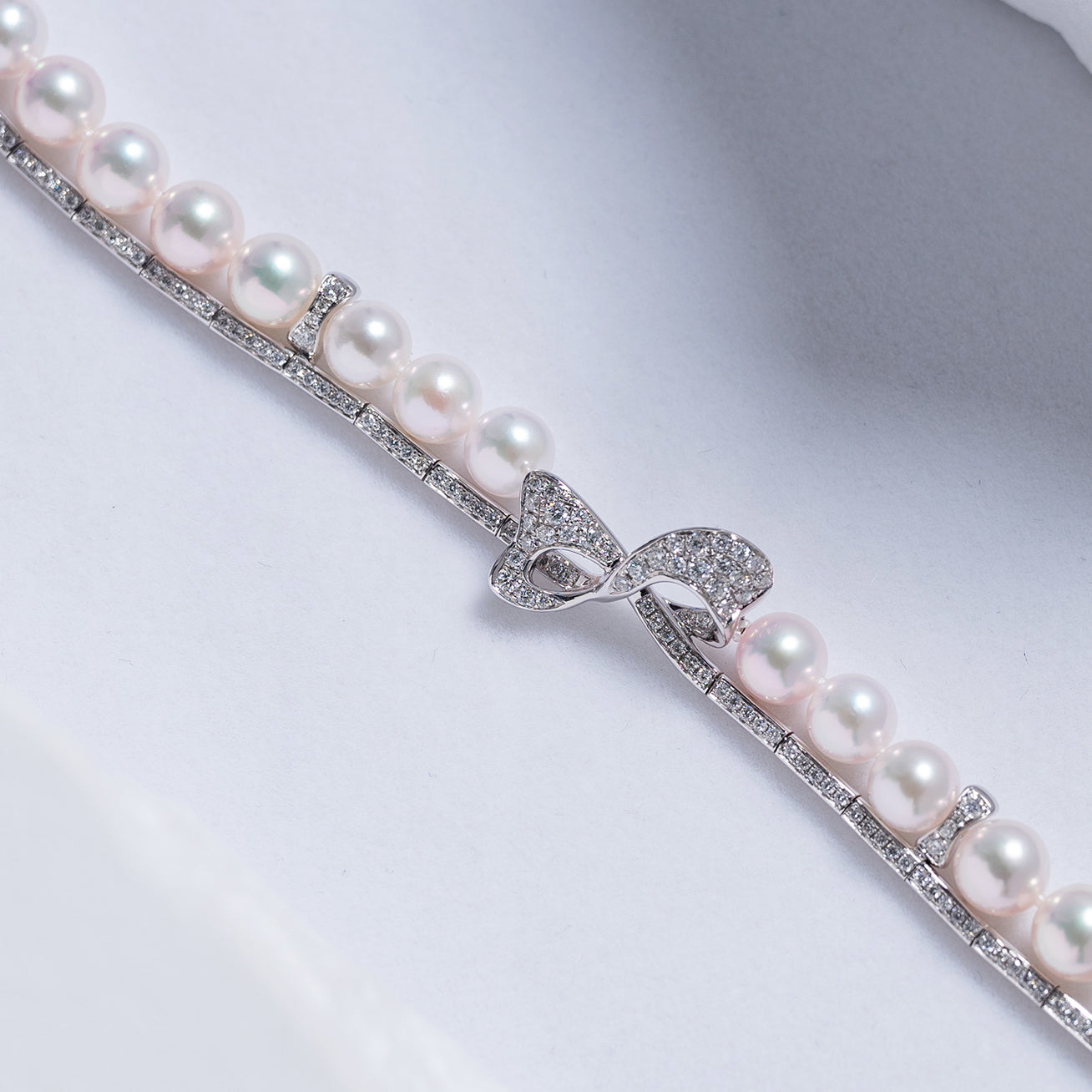 18K Solid Gold Diamond Akoya Pearl Bracelet for Women - Elegant Luxury Jewelry Gift for Anniversary, Birthday & Special Occasions | KB00026