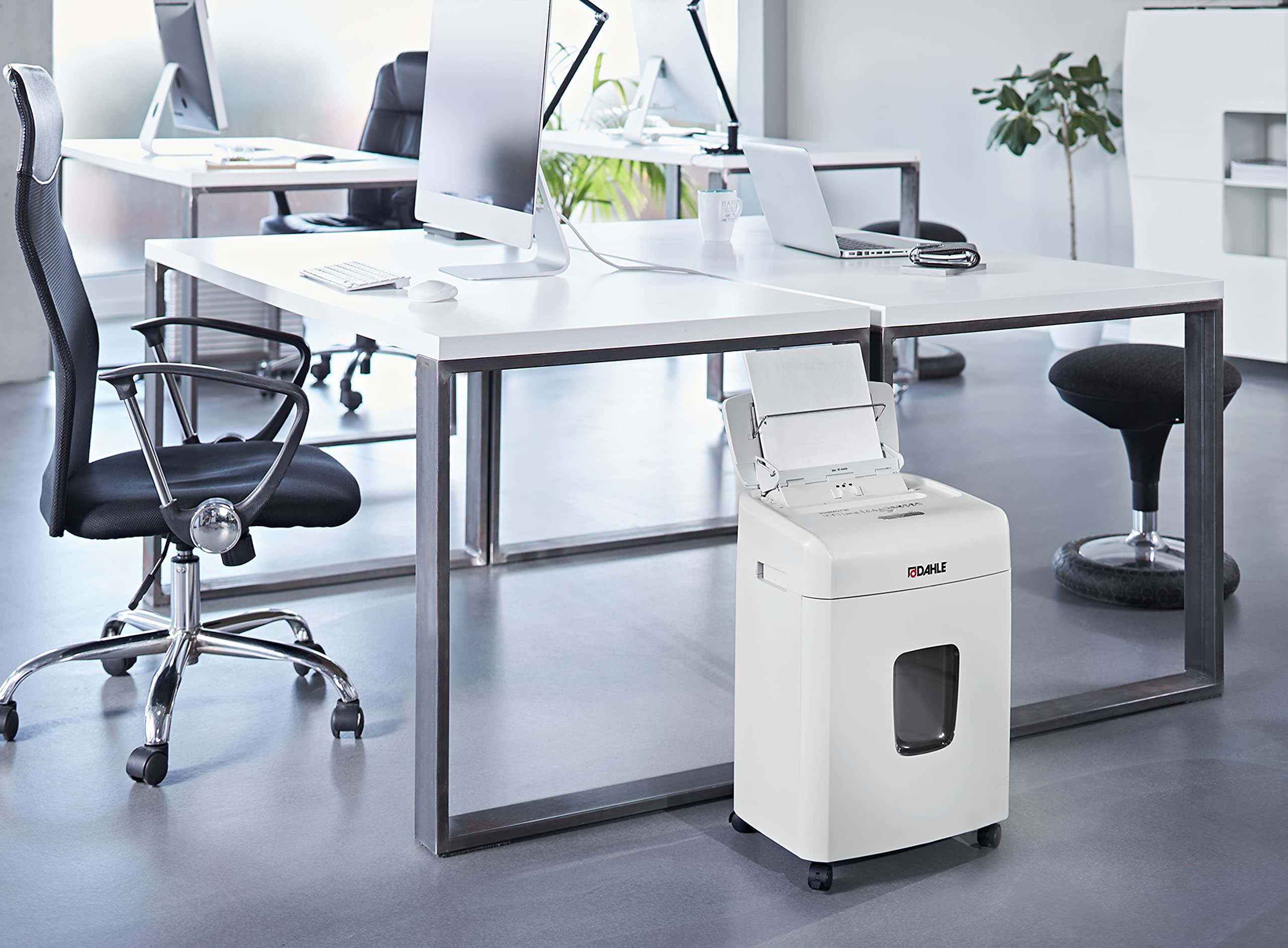 Dahle ShredMATIC SM 90 Auto-Feed Cross Cut Paper Shredder - 90 Sheet Capacity, German Engineered, Jam Protection, Oil-Free, SmartPower, P-4 Security - Shreds Staples, Paper Clips & Credit Cards - Perfect for Office, Home & Small Business Document Security