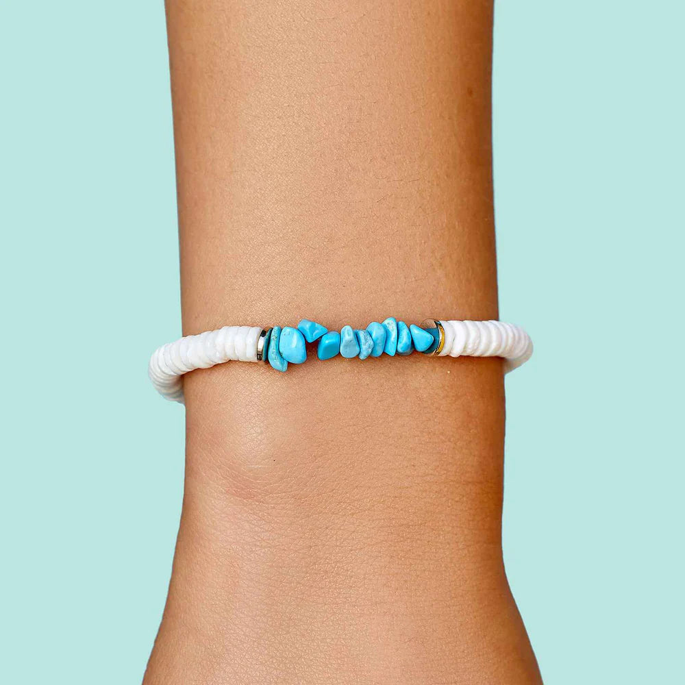 Natural Puka Shell Bracelet with Turquoise Chips - Boho Beach Style White Beaded Bracelet for Women - Perfect for Summer, Vacations, and Festival Outfits