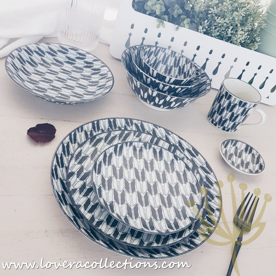 Awasaka Black & White Modern ARROWS Dinnerware Set - 16-Piece Porcelain Plates, Bowls & Mugs - Elegant Tableware for Dinner Parties, Restaurants & Home Decor (60% Off Limited Time Sale)