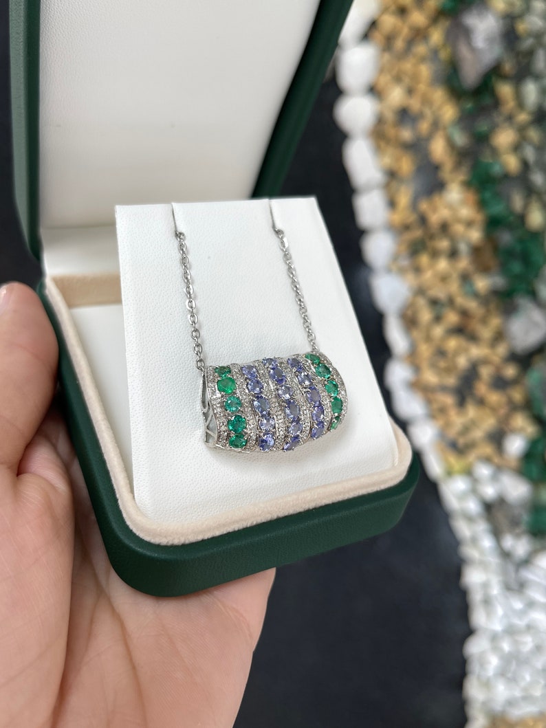 14K Gold Round Cut Emerald Lavender Purple Amethyst Cluster Pendant Necklace - 3.17tcw Fancy Horizontal Design for Women, Perfect for Weddings, Parties & Special Occasions