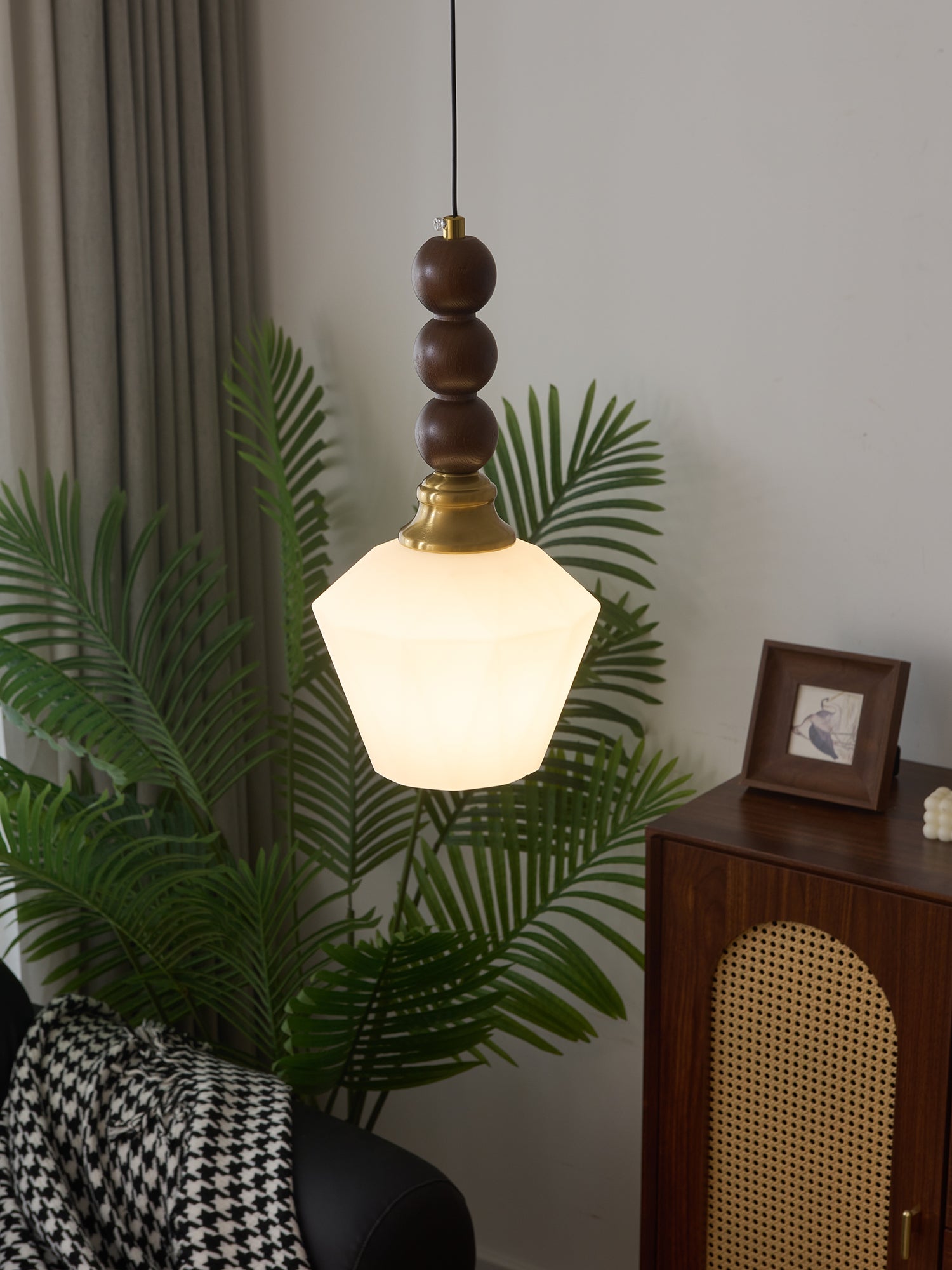 Evandra Modern Pendant Light - Elegant Hanging Fixture for Kitchen Island, Dining Room, or Living Room Decor - Dimmable LED Chandelier with Adjustable Height