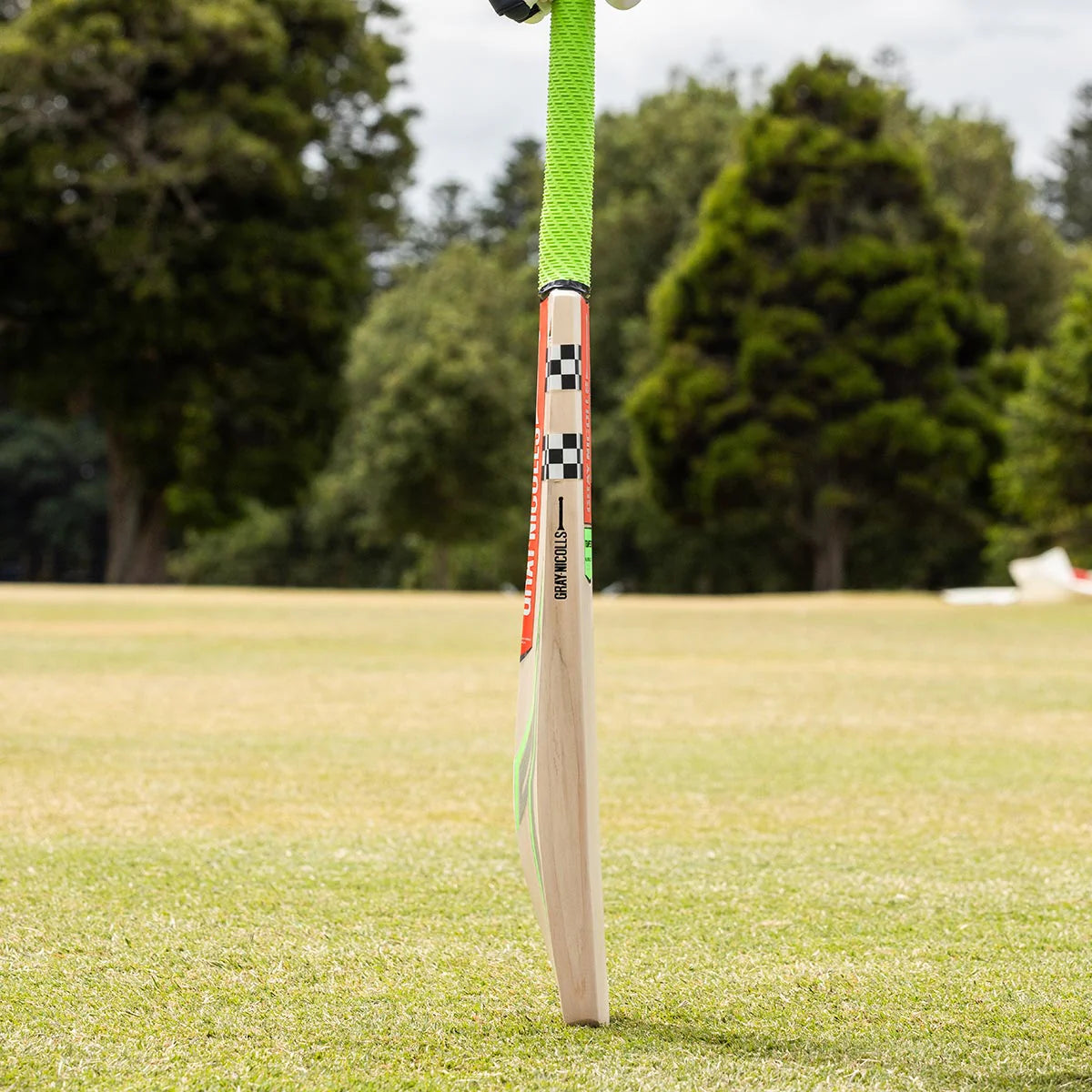 Gray Nicolls Tempesta Players Edition Adult Cricket Bat - Premium Performance for Professional & Amateur Players - Perfect for Matches, Training & Practice Sessions