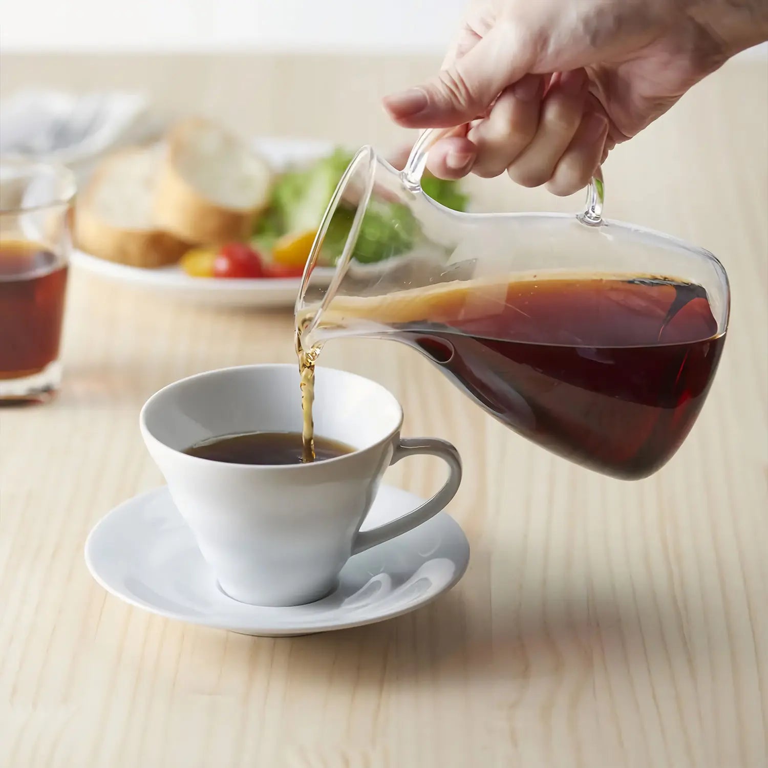 Hario V60 Heat Resistant Glass Coffee Server 600ml - Durable Pour Over Carafe for Specialty Coffee Brewing - Perfect for Home Baristas & Coffee Shops