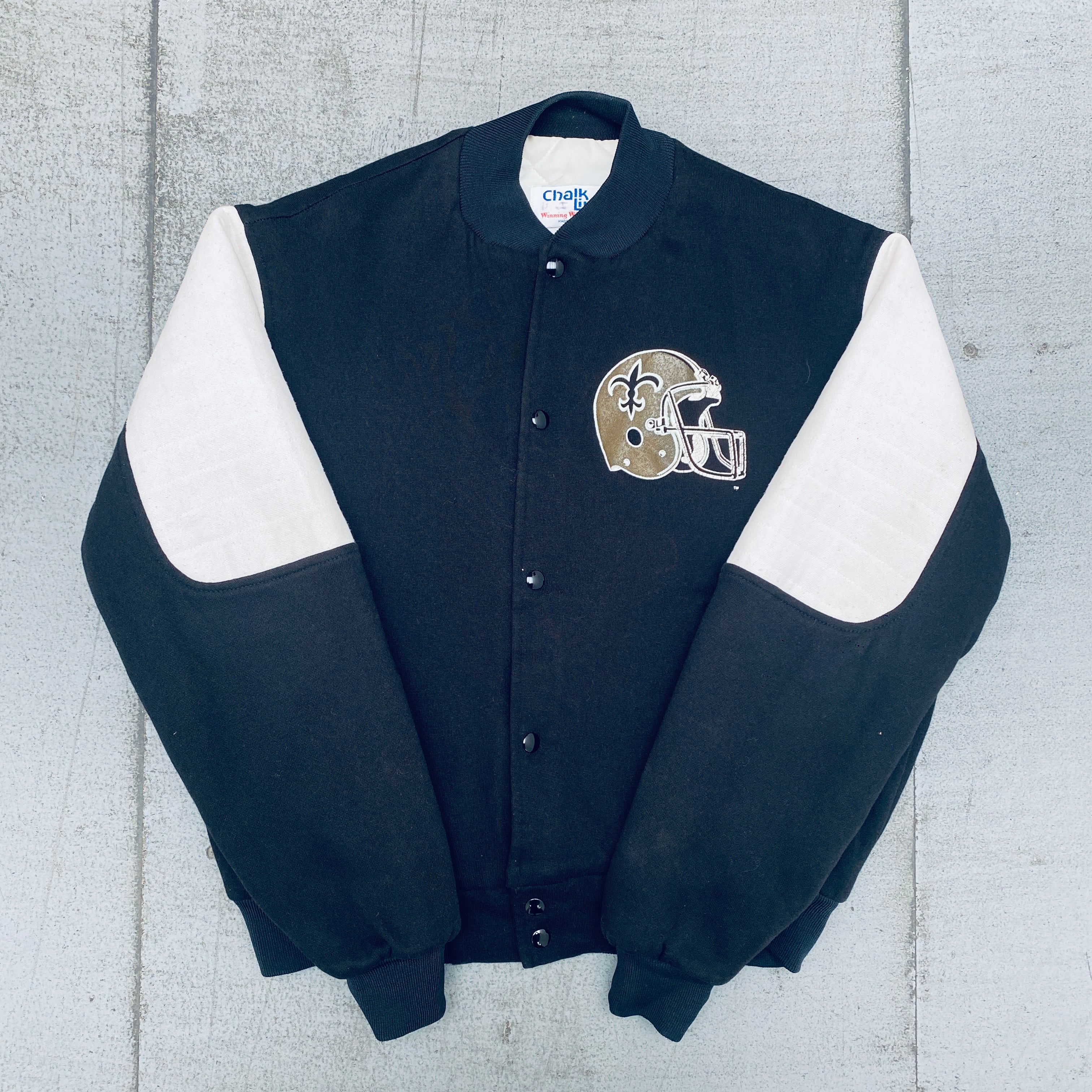 New Orleans Saints 1990s Chalk Line Reverse Spellout Bomber Jacket - Vintage NFL Football Jacket for Men & Women (Size M/L) - Perfect for Game Day, Tailgating & Saints Fan Apparel