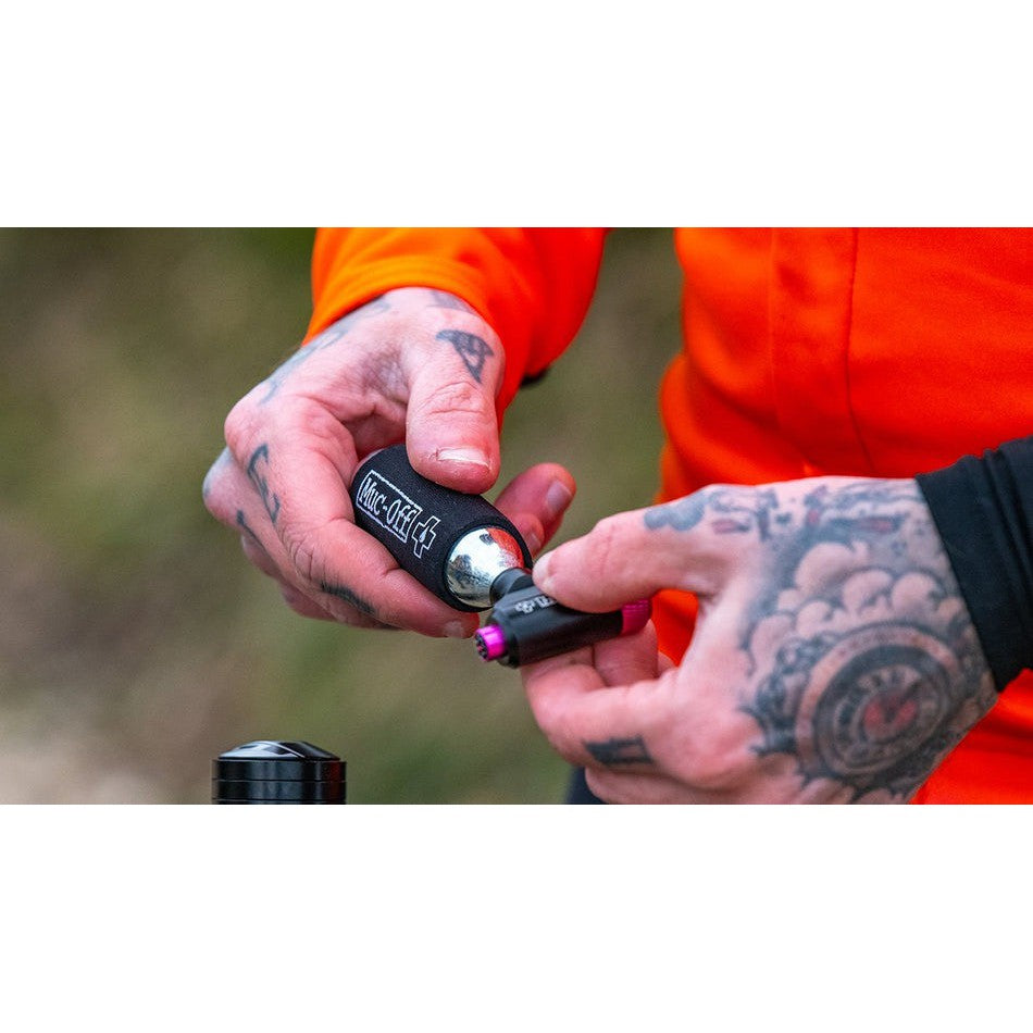 Muc Off CO2 Inflator Kit - Portable Bike Tire Inflator for Road & Mountain Bikes - Perfect for Quick Tire Inflation During Rides & Emergency Repairs