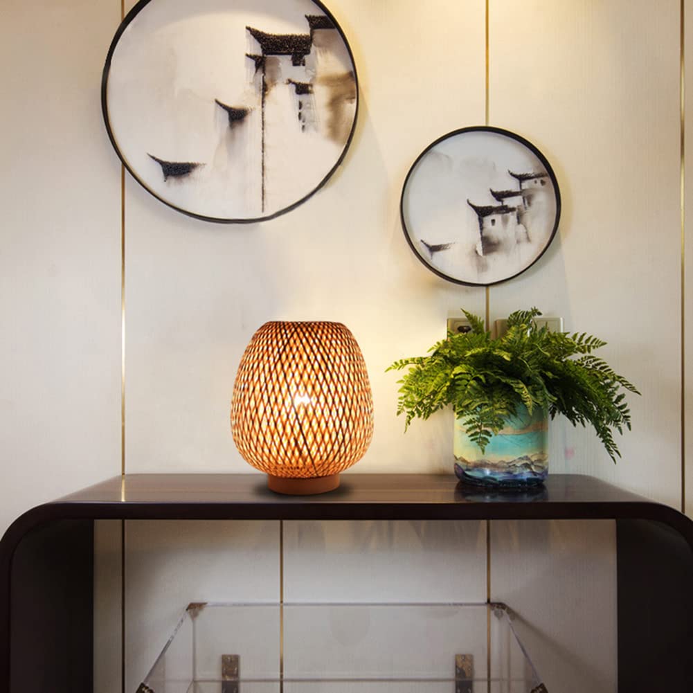 Natural Rattan Table Lamp with Wicker Lampshade & Wooden Base - Handwoven Bamboo Bedside Light with On/Off Switch - Rustic Decor for Bedroom, Study, Living Room, Dining Room, Cafe - Perfect for Cozy Nights & Relaxing Reading (25cm Height)