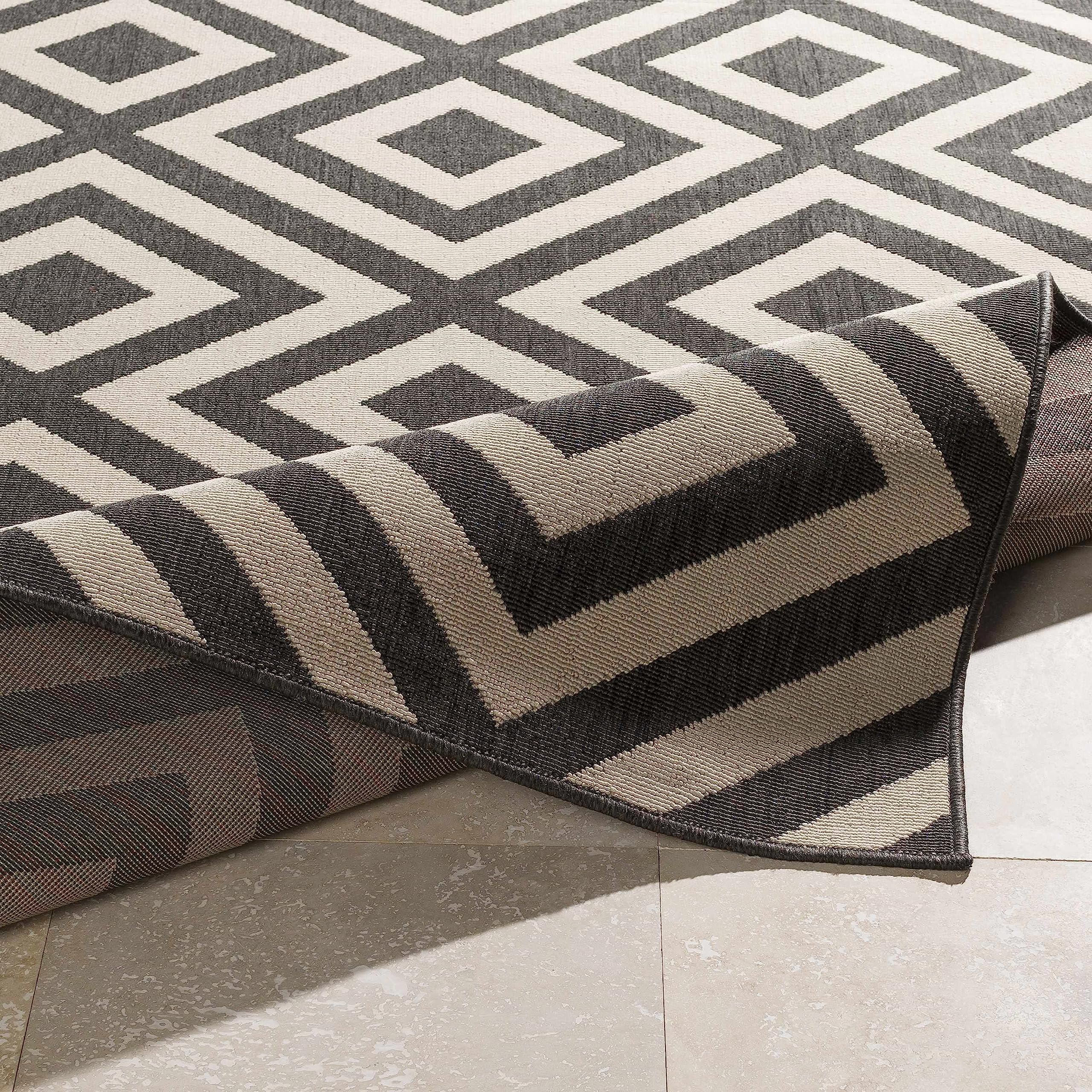 Hauteloom Spilsby Waterproof Outdoor Rug 8'10