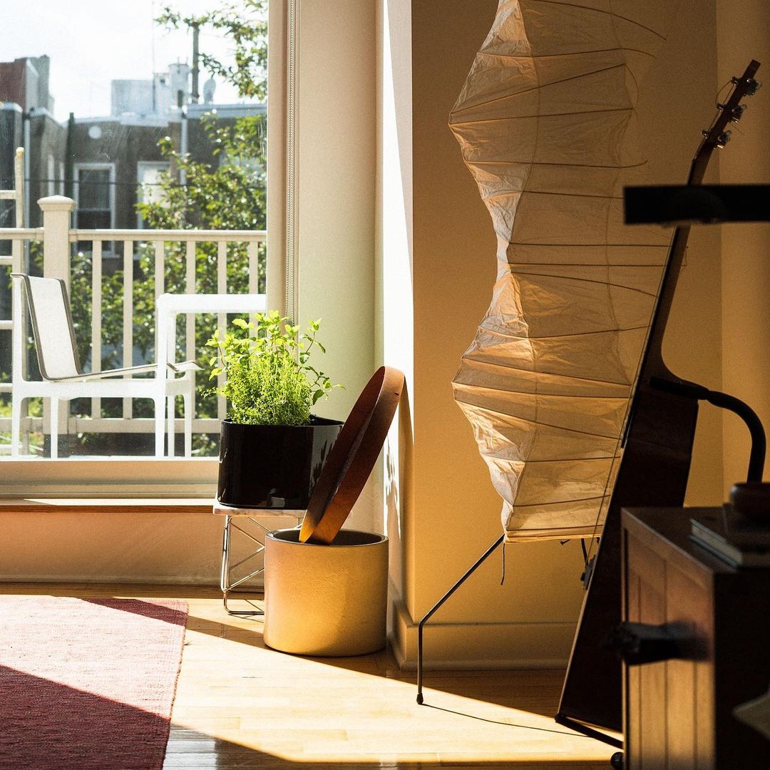 Akari Long Centipede Floor Lamp - Modern Japanese Inspired Lighting for Living Room, Bedroom & Office - Adjustable Height & Warm White LED Bulb Included - Perfect for Reading, Relaxing & Creating Ambient Lighting