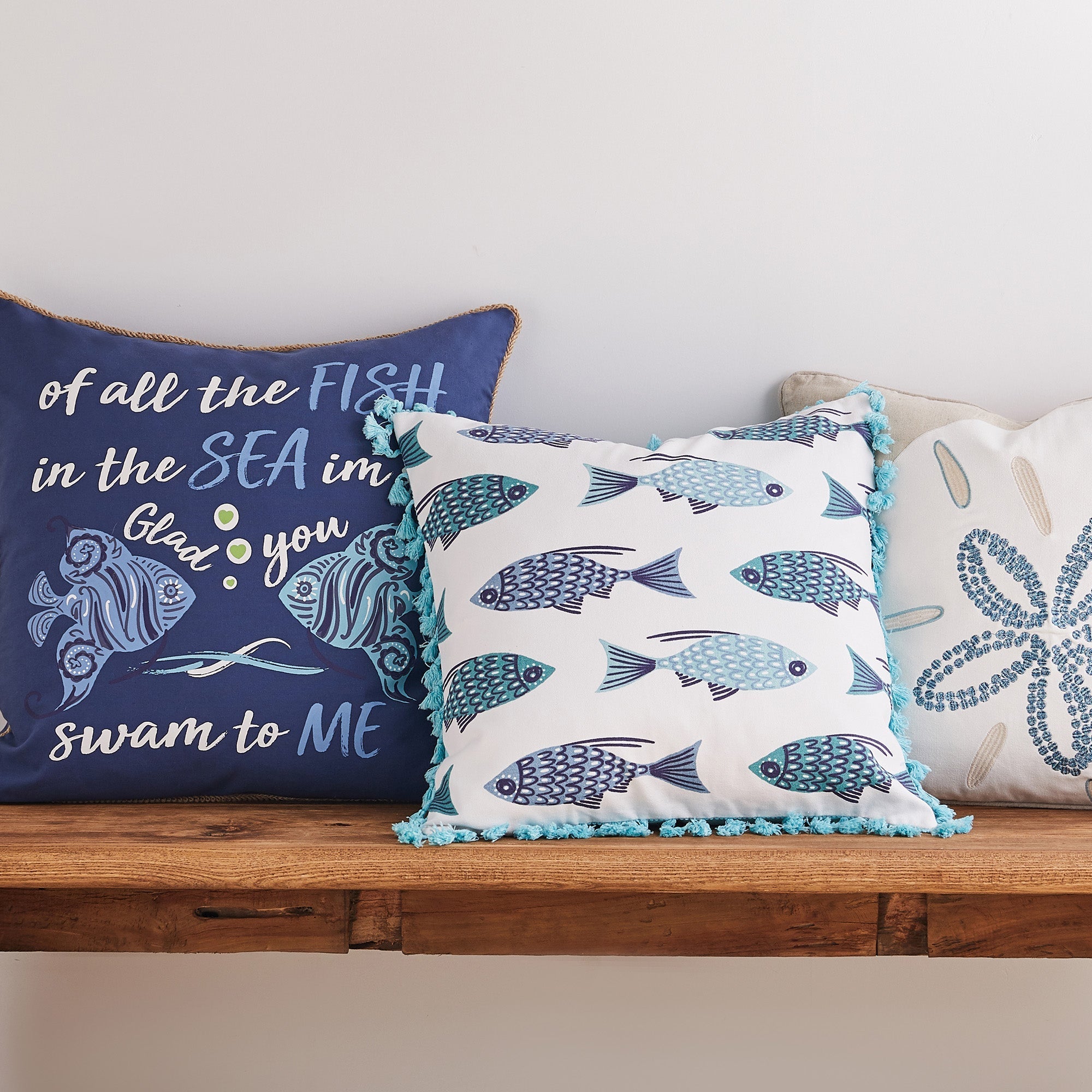 Laida Beach Flower Pillow - Soft Decorative Throw Pillow for Couch, Bed, Sofa - Perfect for Home Decor, Living Room, Bedroom & Outdoor Use