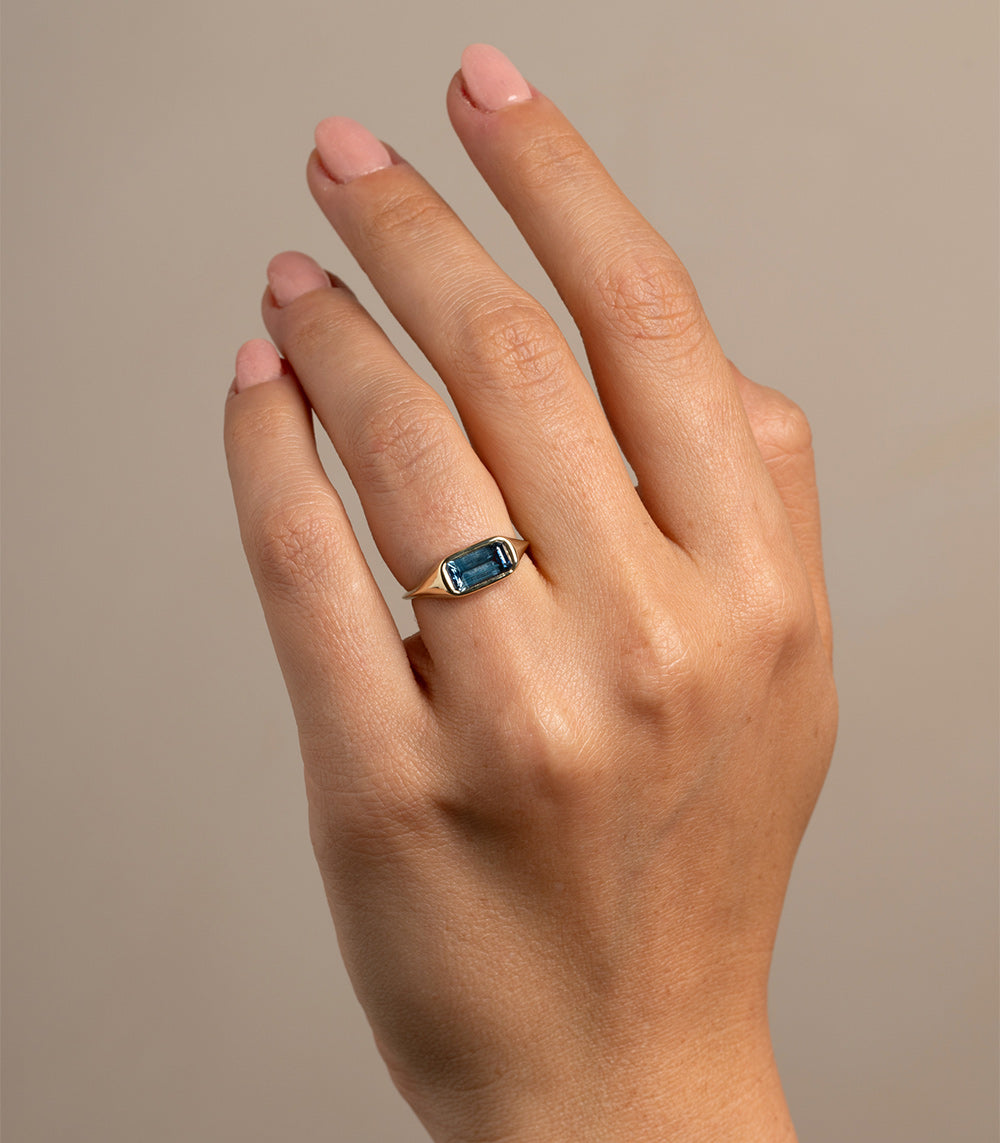 1.58Ct Teal Sapphire Unique Wedding Band for Women & Men – Handcrafted Vintage Style Ring for Engagement, Anniversary & Special Occasions