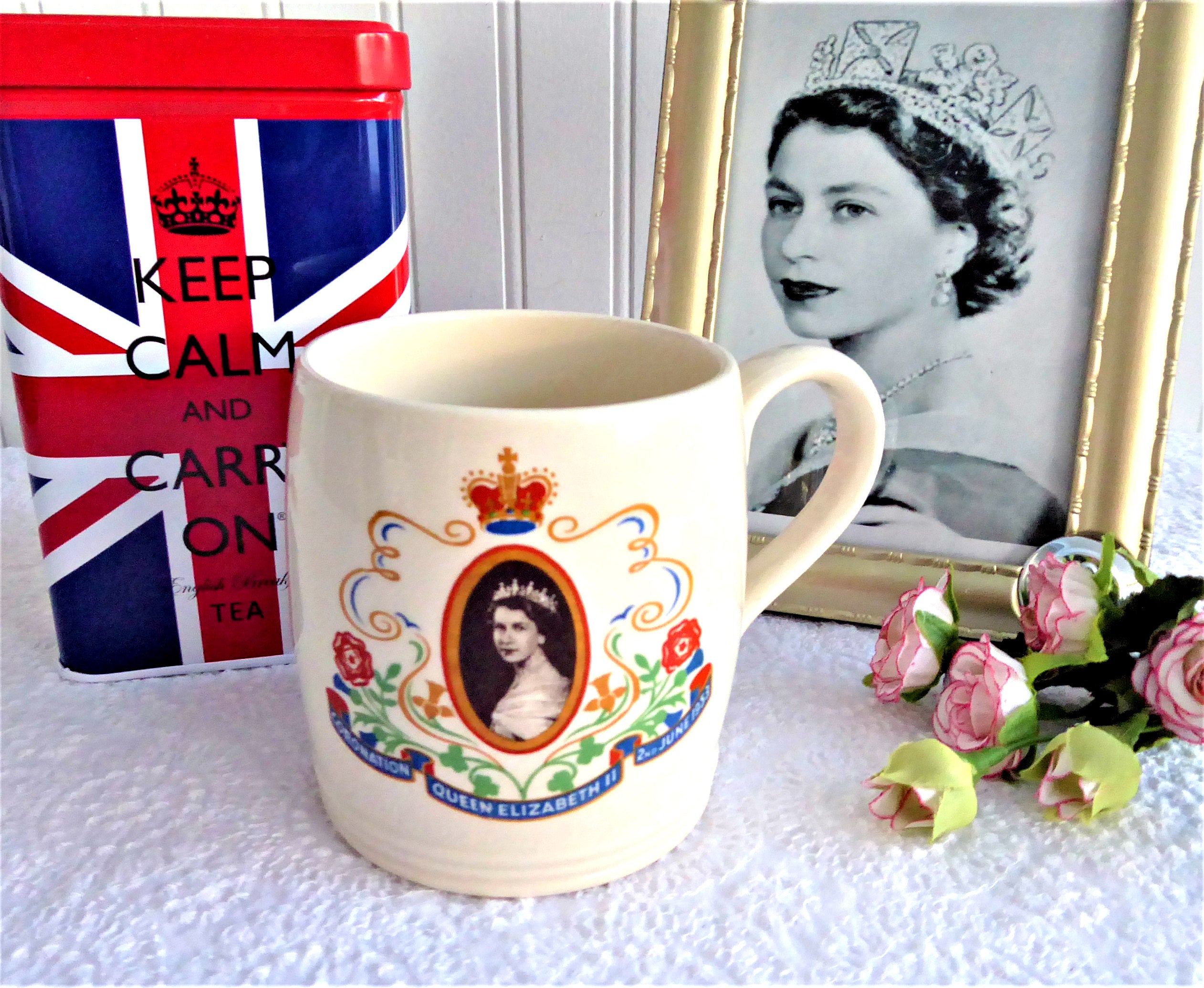 Queen Elizabeth II Coronation 1953 Commemorative Mug - Royal Collectible with Maddock's Famous Photo - Perfect for Tea Time & British History Enthusiasts
