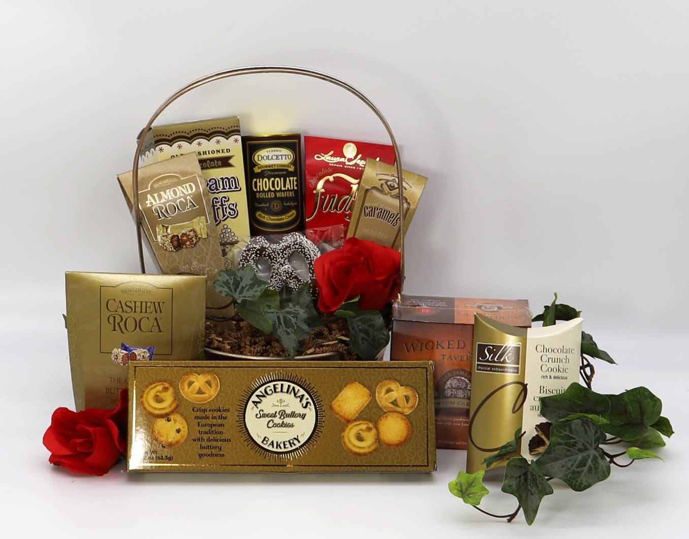 Valentine Gift Basket - Sweet Treats for Couples & Romantic Occasions