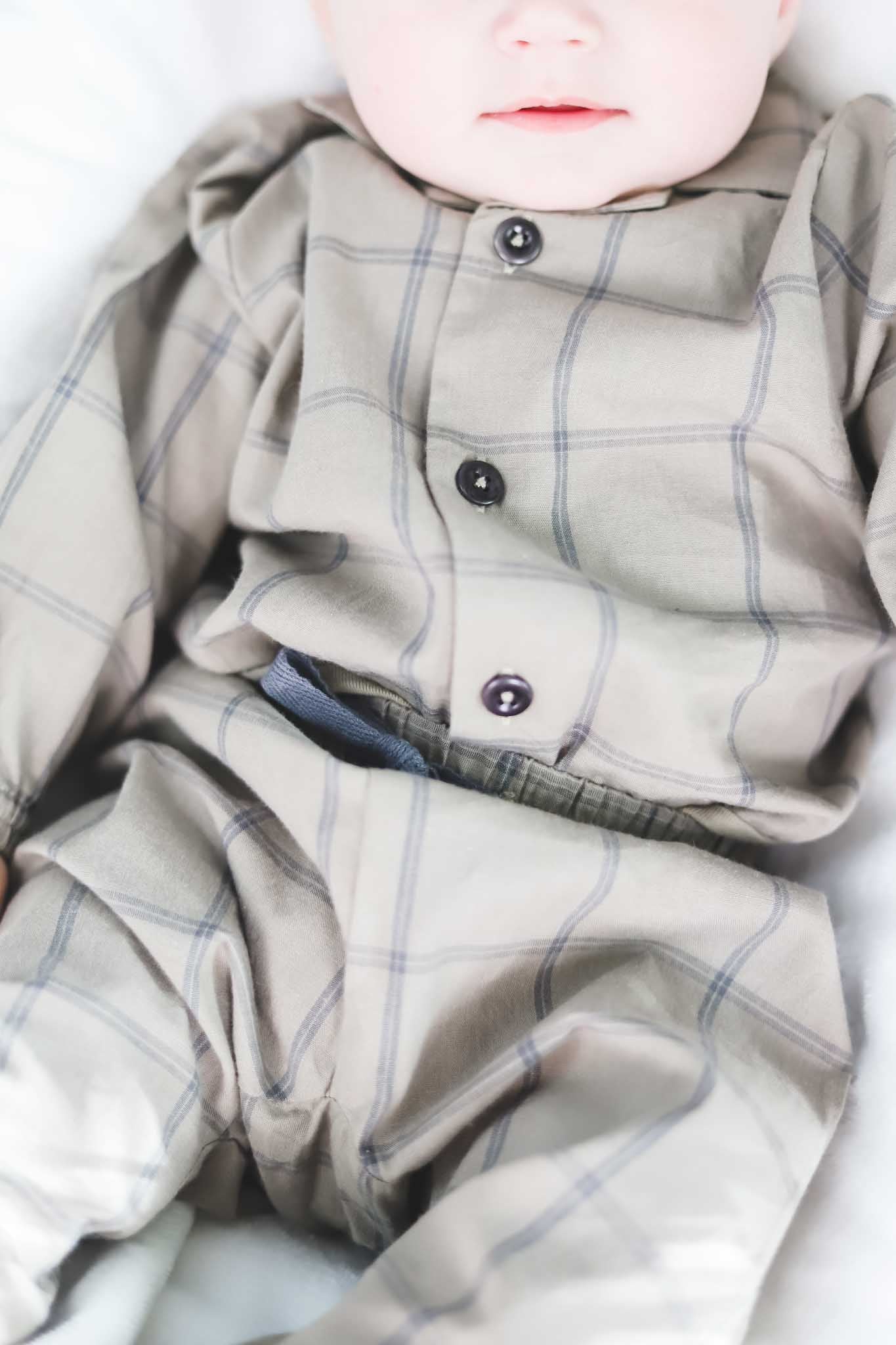 Organic Cotton Cashew Check Bodysuit for Baby Boys - Soft Comfortable Onesie with Snap Buttons - Perfect for Newborns, Infants & Toddlers - Ideal for Playtime, Daycare & Family Outings