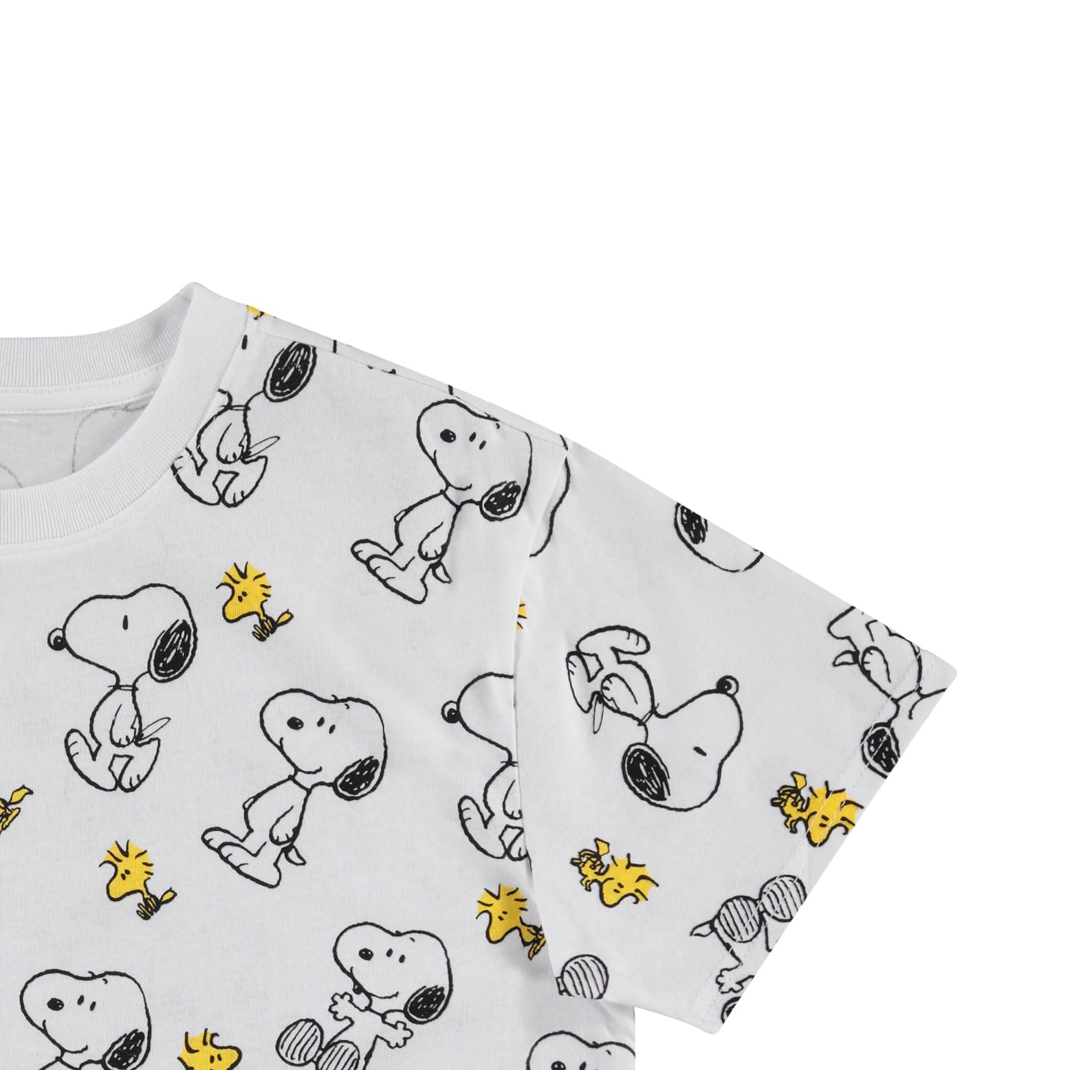 Women's Snoopy Graphic T-Shirt - Peanuts Cartoon Fashion Tee with Curved Hem for Juniors | Casual Wear, Gift for Snoopy Fans, Everyday Outfit
