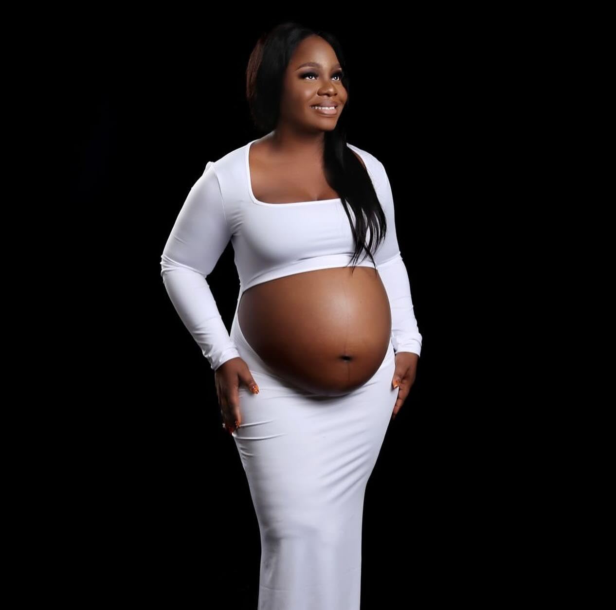 Stylish Cut Out Maternity Dress for Pregnancy Photos - Open Belly Long Sleeve Photography Gown with Square Neck | Perfect for Maternity Shoots, Baby Showers & Pregnancy Announcements