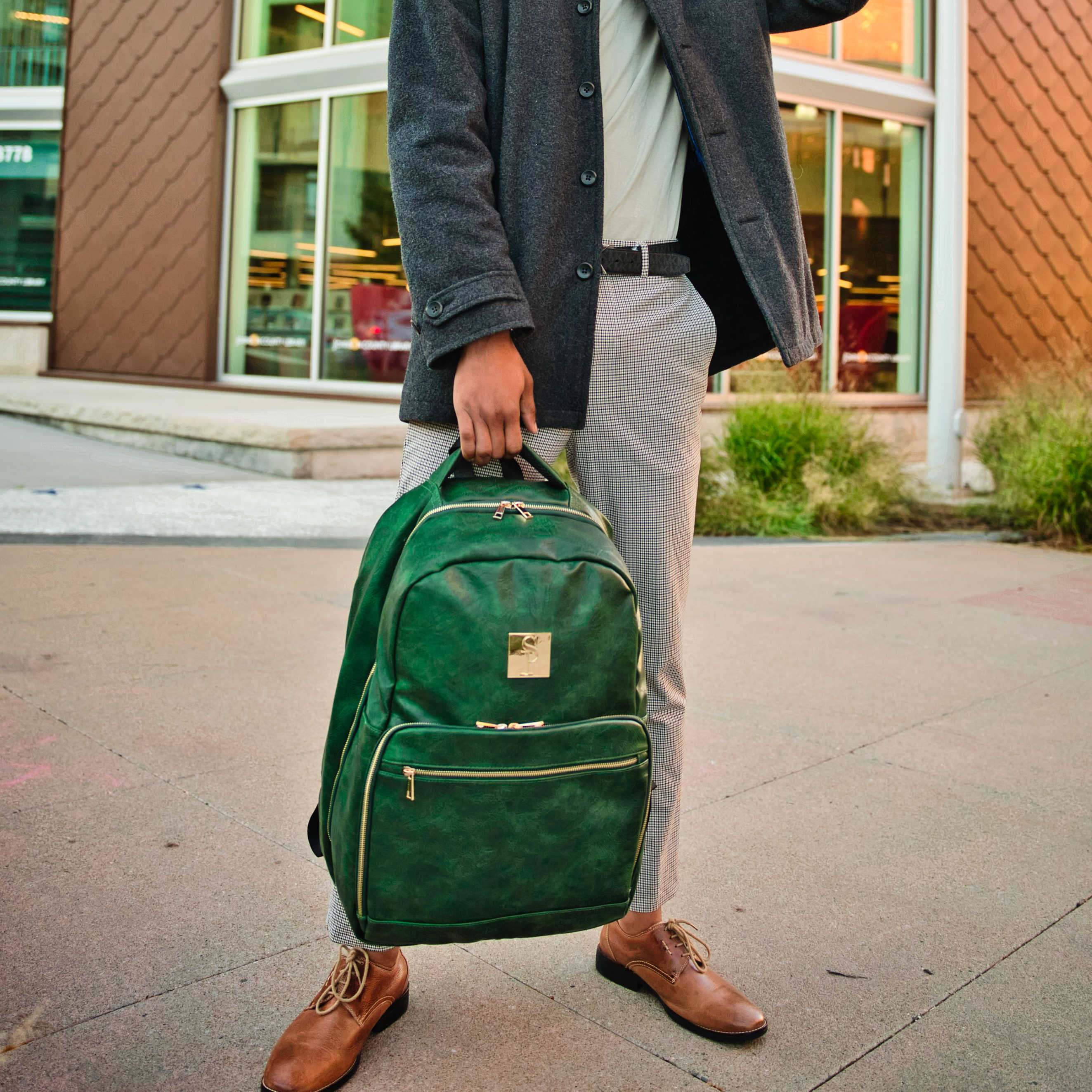 Premium Emerald Green Tumbled Leather Commuter Bag - XL Size for Professionals | Stylish Work & Travel Laptop Briefcase for Men & Women | Perfect for Business Trips, Daily Commute & Office Use