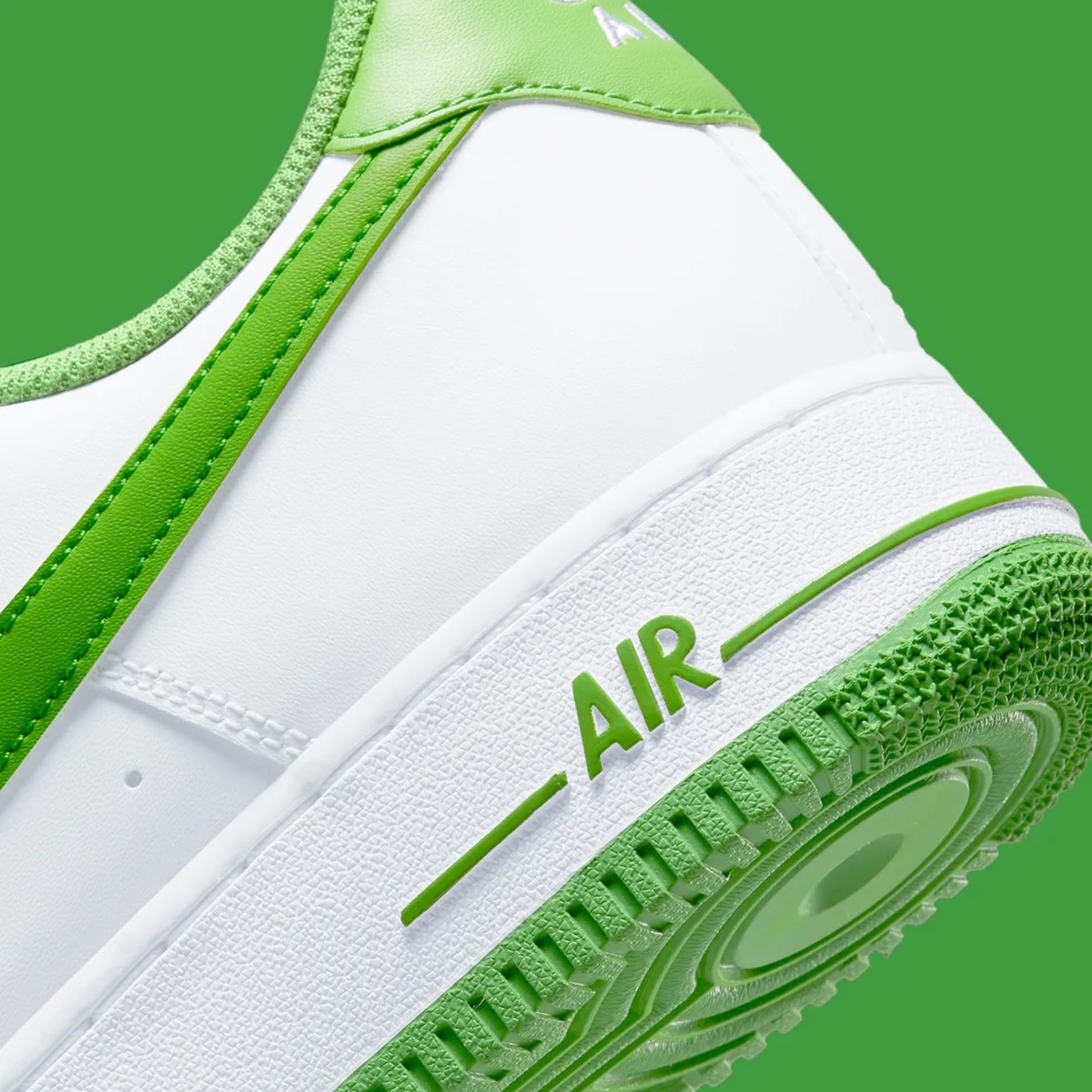 Nike Men's Retro Sneakers in White, Chlorophyll Green & Candy Apple - Size 13.5 AU | Classic Athletic Shoes for Running, Gym & Casual Wear