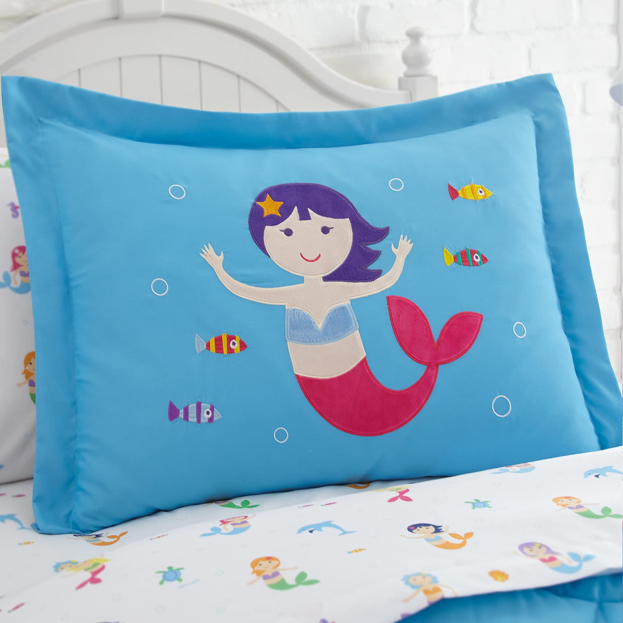 Wildkin Kids 5-Piece Twin Bed in a Bag - Microfiber Bedding Set with Comforter, Sheets & Pillowcases for Boys & Girls (Mermaids Design) - Perfect for Kids' Bedrooms, Sleepovers & Dorm Rooms