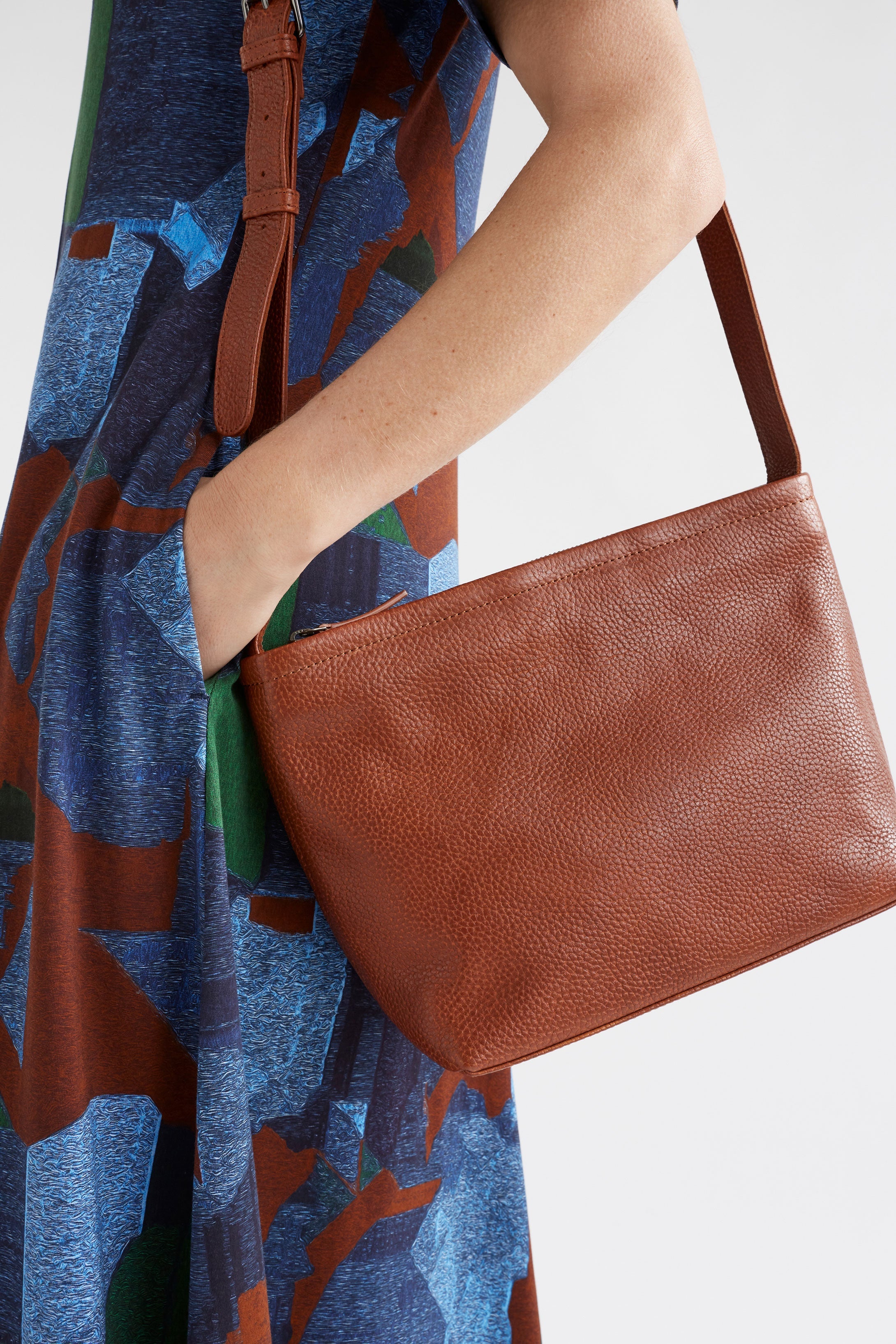 Lomi Crossbody Bag for Women - Stylish & Lightweight Shoulder Purse - Perfect for Travel, Shopping & Everyday Use