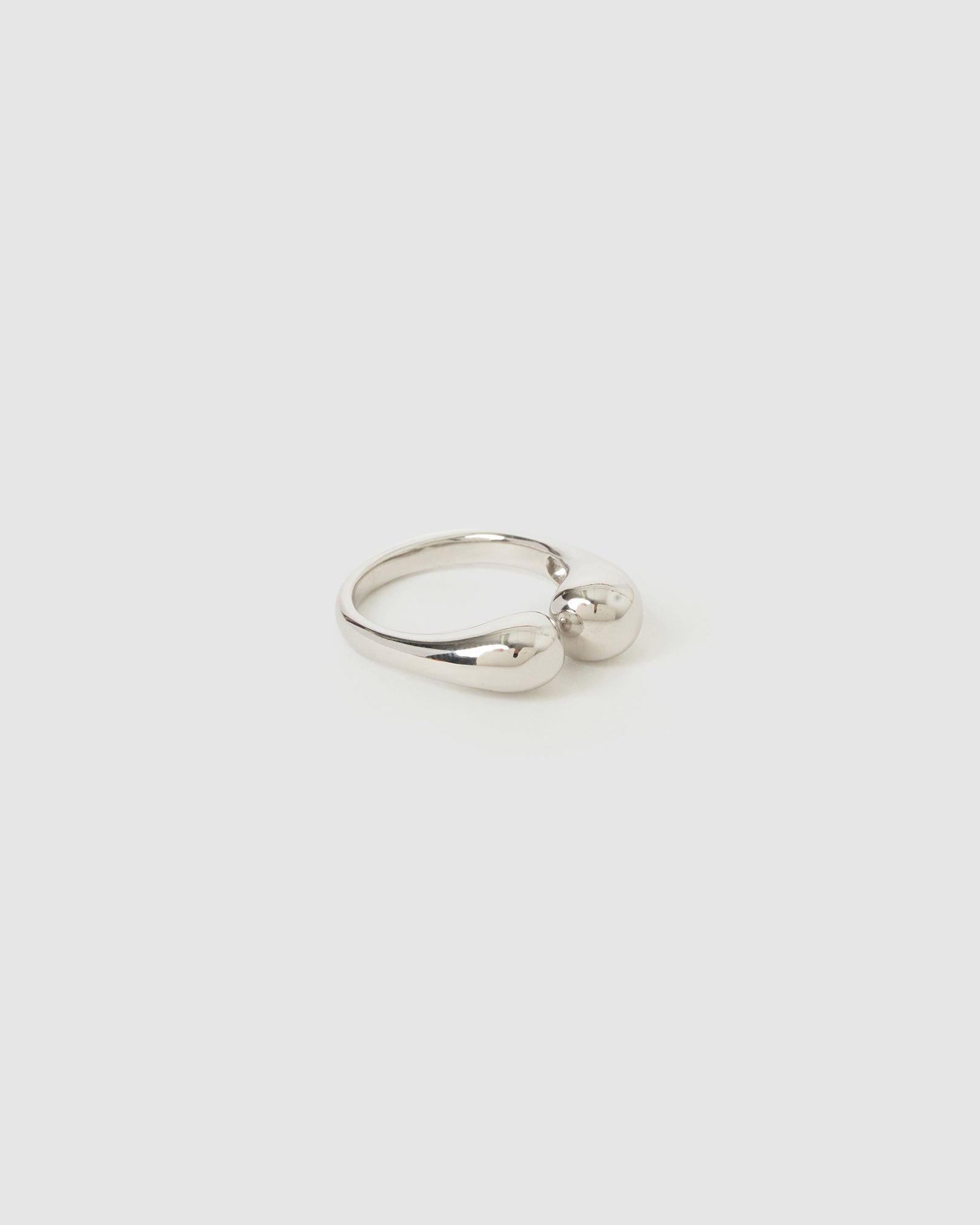 Izoa Ava Ring Silver - Elegant Sterling Silver Ring for Women, Perfect for Everyday Wear, Gift Giving & Special Occasions