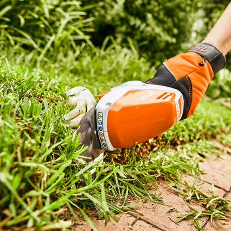 STIHL HSA 26 Cordless Shrub Shears - 18V Lithium-Ion Battery Trimmer for Hedge & Bush Trimming - Perfect for Garden Landscaping & Yard Maintenance