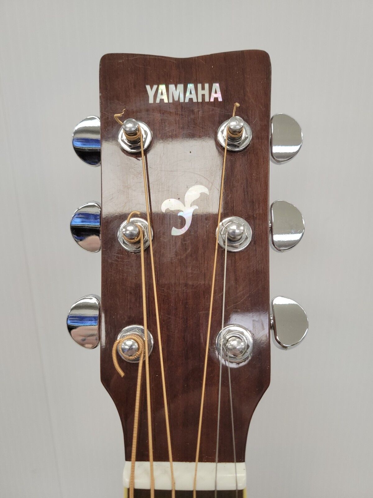 Yamaha FGX820C Acoustic Electric Guitar with Cutaway - Natural Finish for Stage Performance & Home Practice