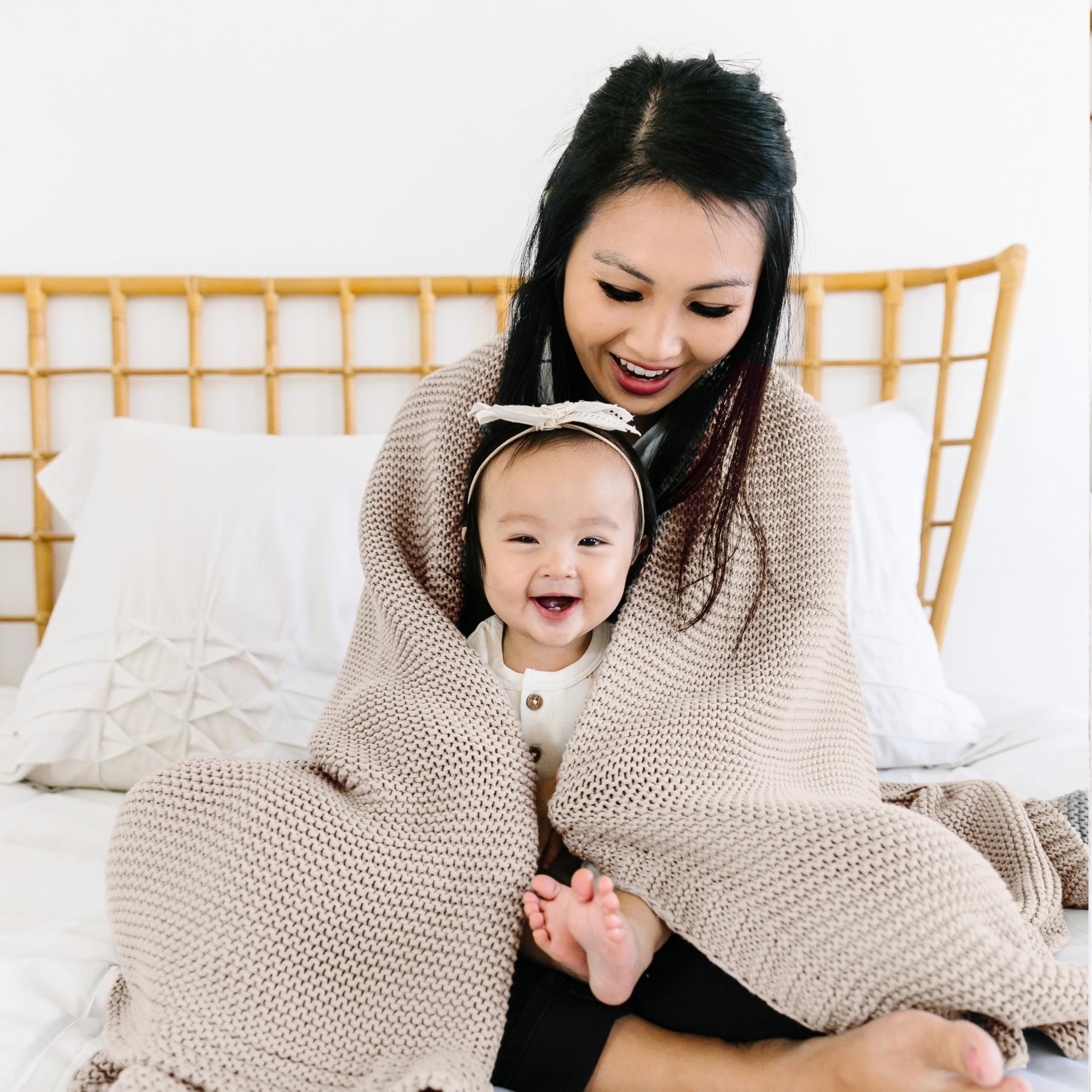MakeMake Organics GOTS Certified Organic Cotton Throw Blanket - Soft Knit Blanket for Couch, Bed & Nursery - 50