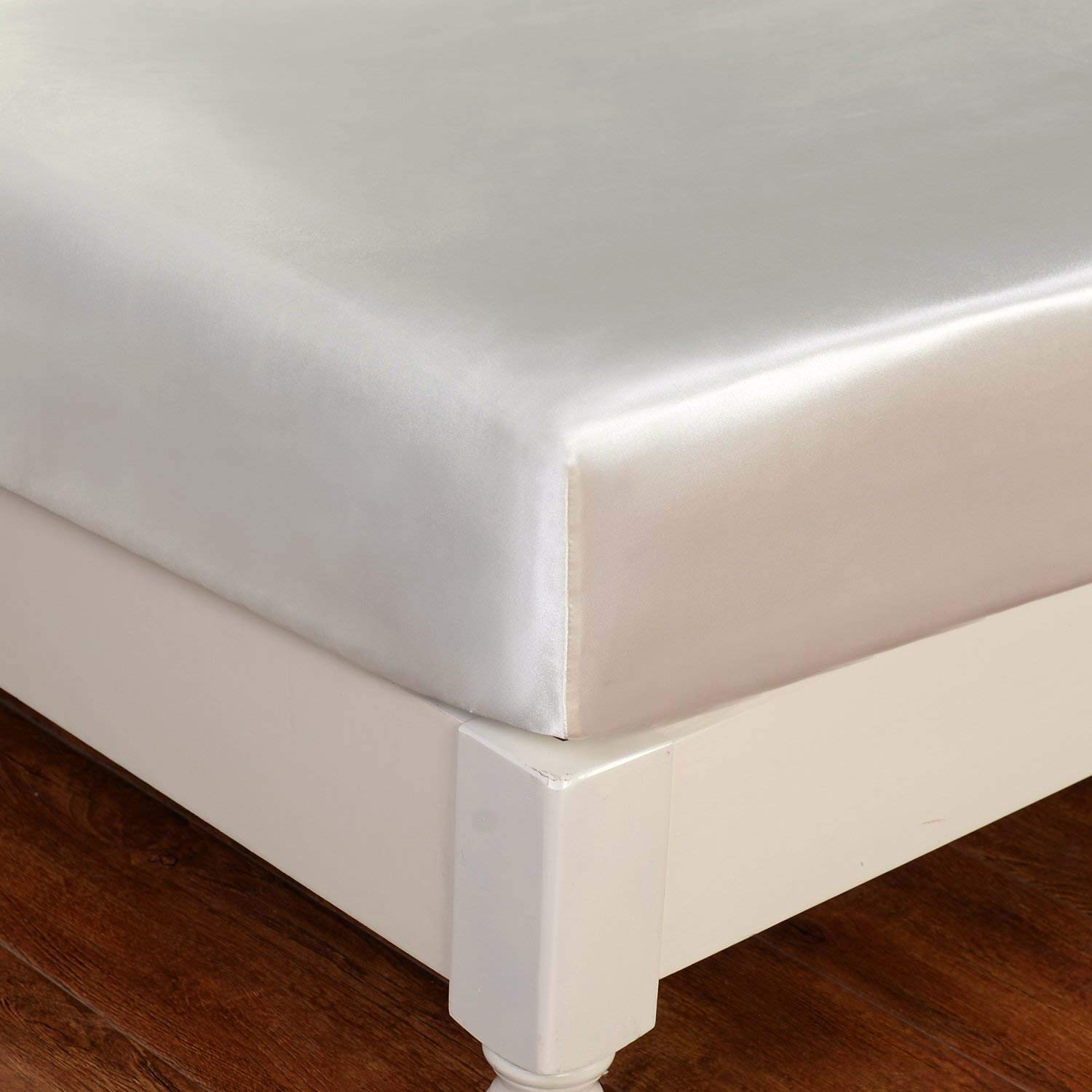 Luxury Silky Satin 4-Piece Bedding Set - Hypoallergenic, Wrinkle & Wash Resistant - Ivory California Queen (Flat Sheet, Fitted Sheet, 2 Pillowcases) - Perfect for Master Bedroom, Guest Room & Hotel Style Decor