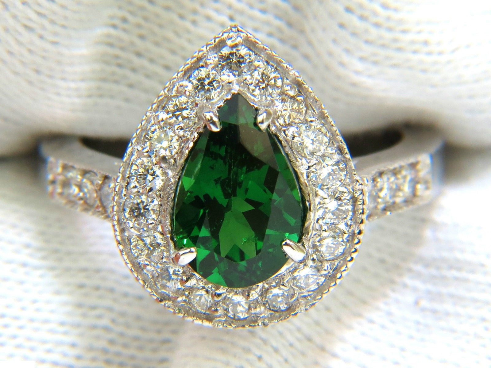 2.56CT Natural Bright Fine Gem Green Tsavorite Diamond Ring in 14KT Gold - Elegant Jewelry for Weddings, Anniversaries & Special Occasions