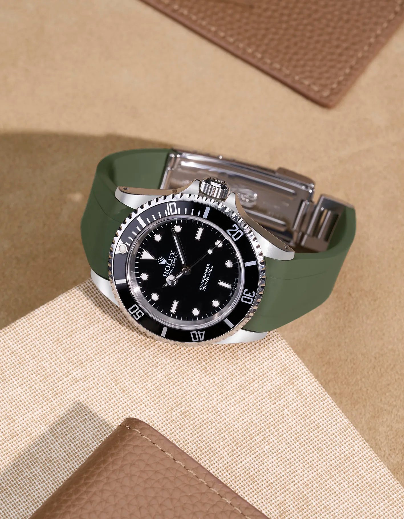 High-Quality FKM Rubber Watch Band with Original Clasp - Compatible with Rolex Submariner 16610 & 14060 Models | Durable, Waterproof Replacement Strap for Diving, Swimming & Outdoor Activities