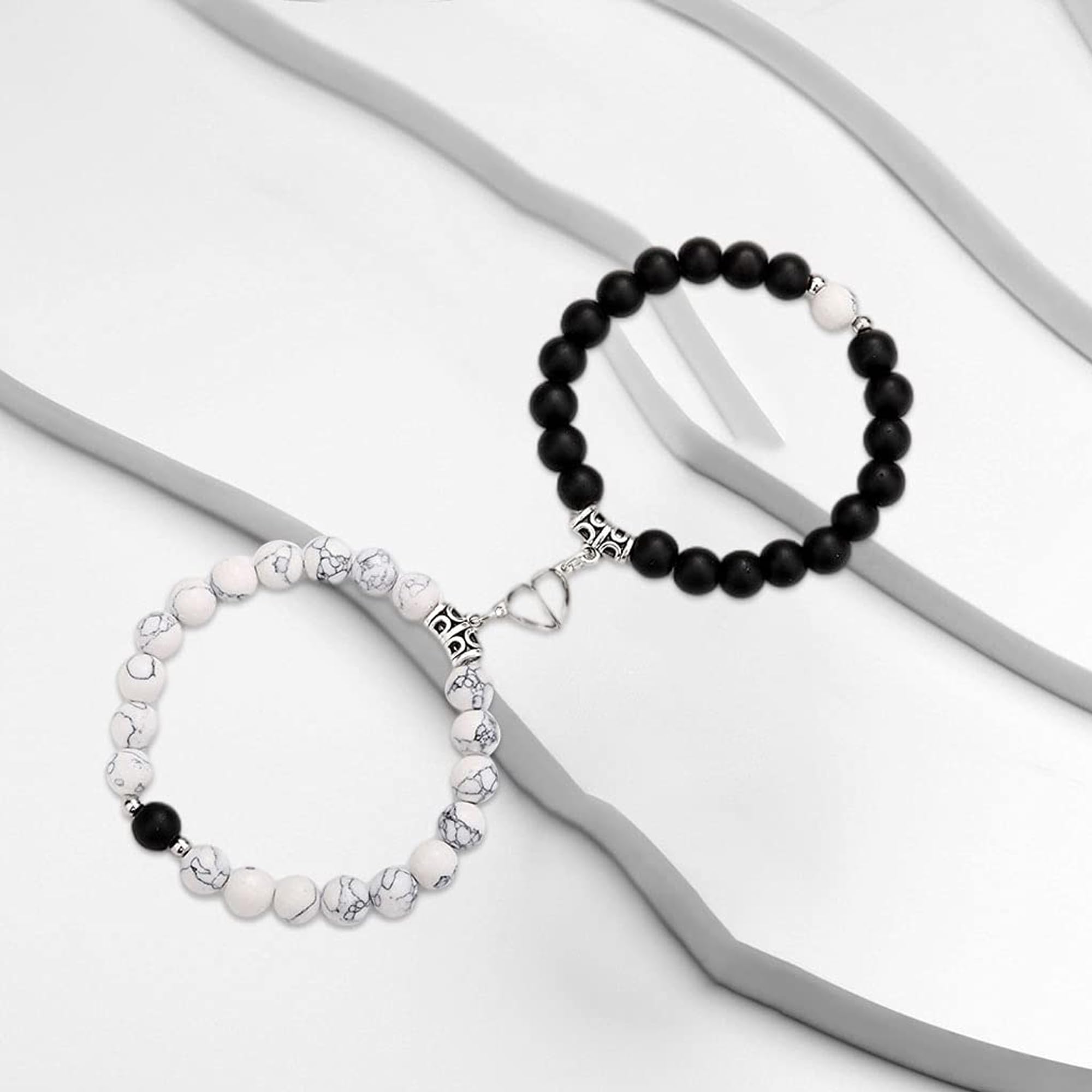 Stylish Couple Bracelets for Women & Men - Black & White Onyx Stone Stretchable Magnetic Heart Bracelet - Romantic Love Gifts for Couples, Friendship Promise Bracelet for Boys & Girls - Perfect for Anniversaries, Valentine's Day & Special Occasions