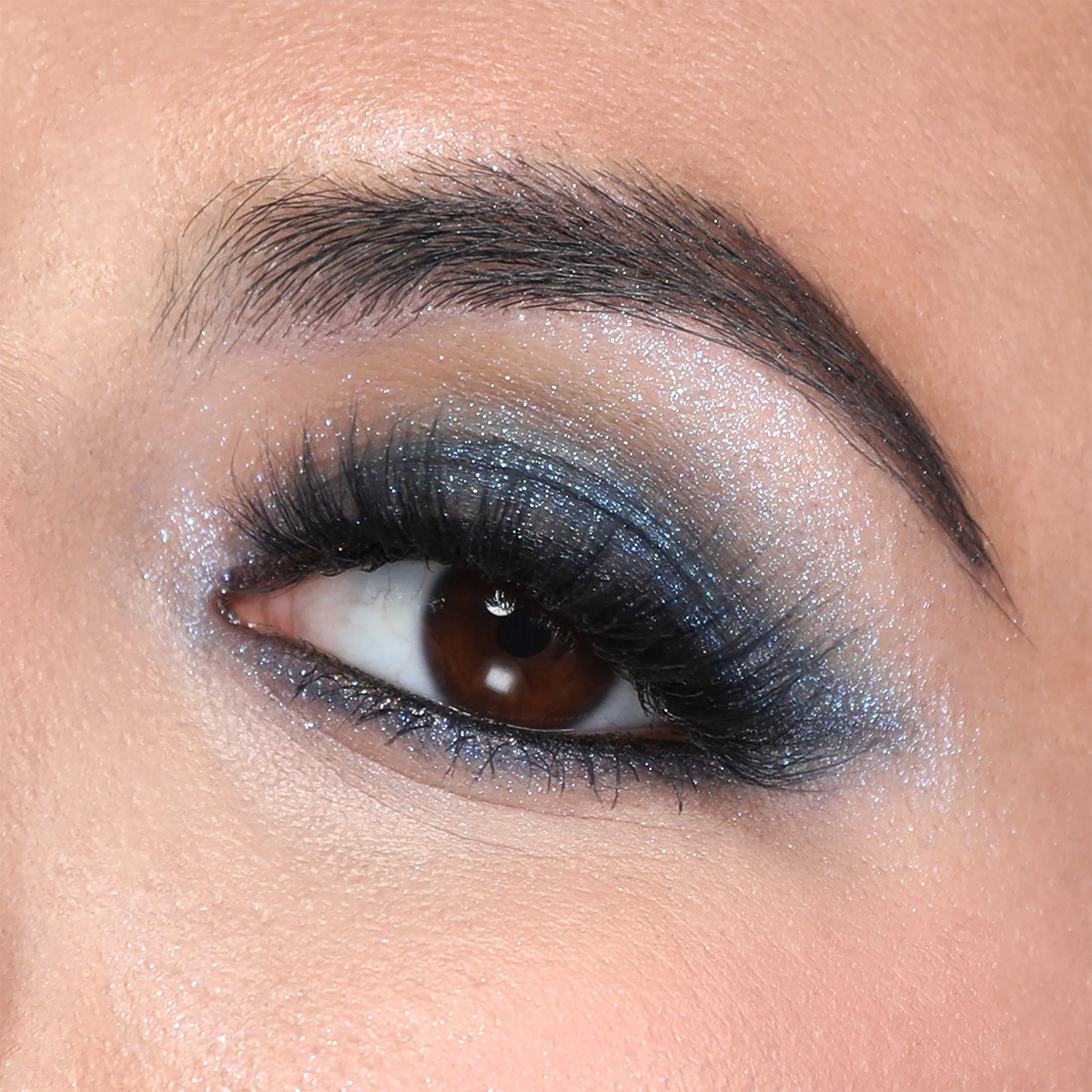 23 Midnight Blue Chroma Light Shadow - Long-Lasting Metallic Eyeshadow for Smoky & Glam Makeup Looks | Perfect for Night Out & Special Occasions