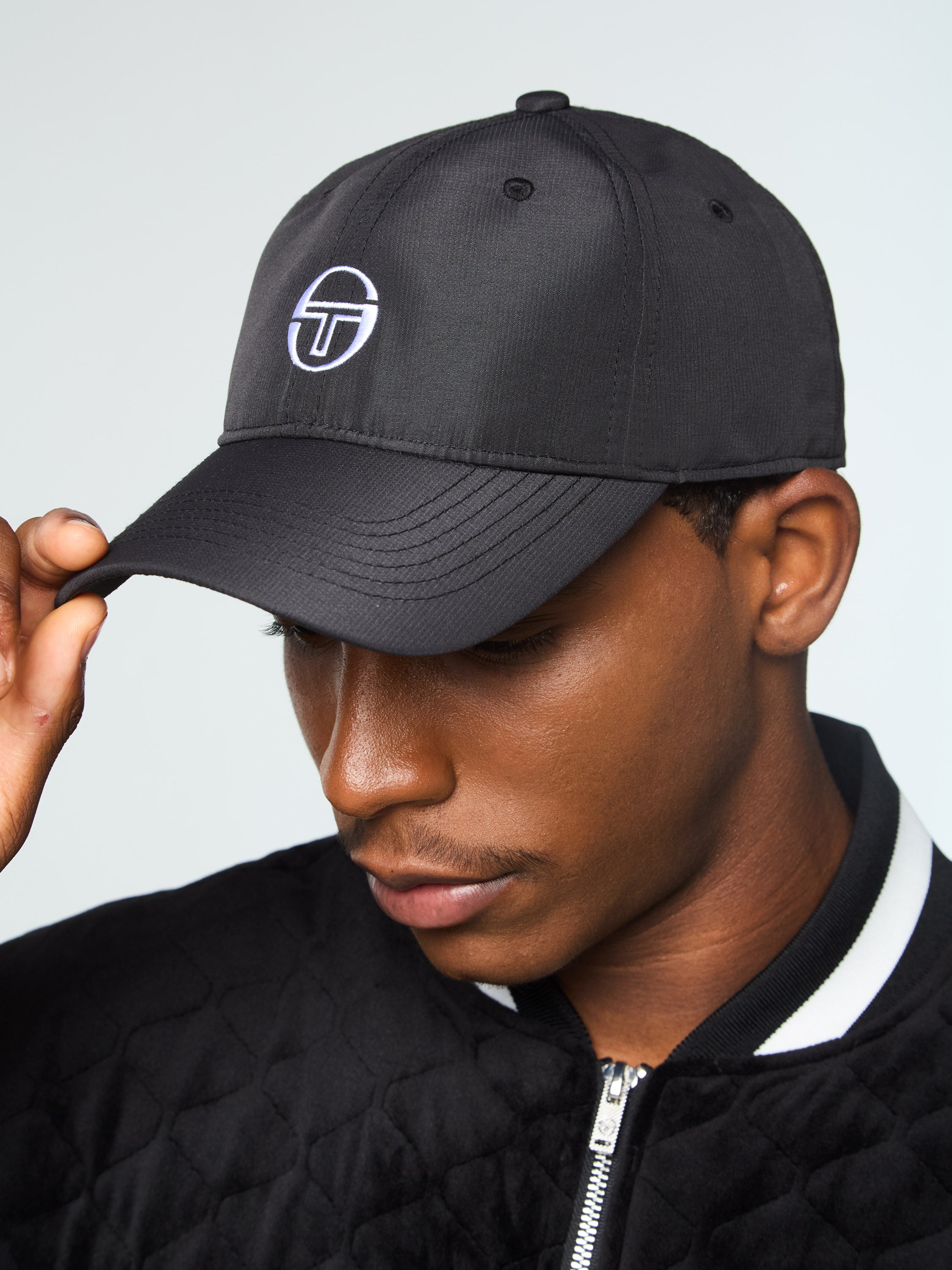 Stylish Black Court Hat for Women & Men - Elegant Fashion Accessory for Tennis, Weddings & Outdoor Events