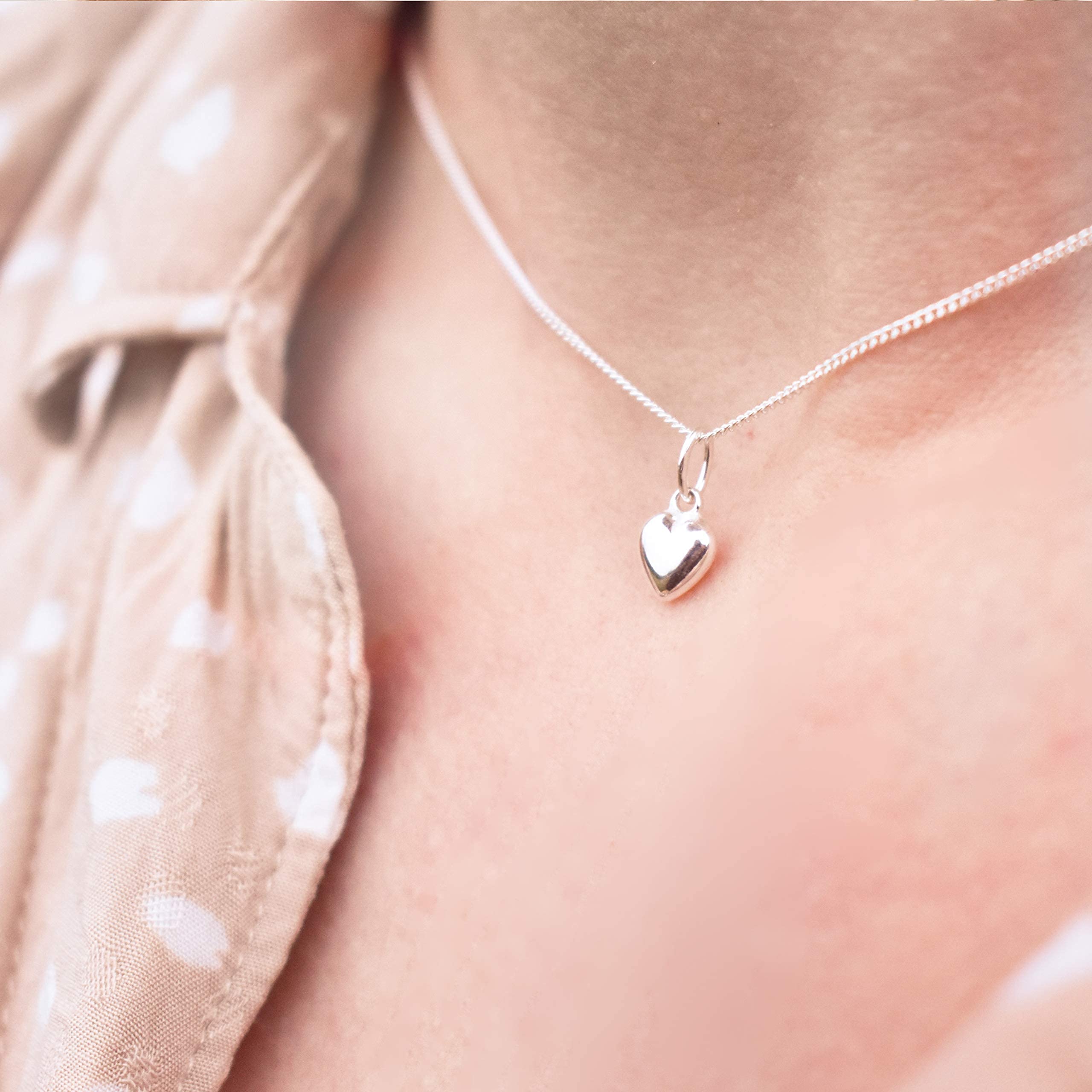 Sterling Silver Heart Necklace for Mom - Elegant Pendant & Chain Set - Perfect Gift for Mother's Day, Birthday, or Christmas from Son or Daughter - Thoughtful Present for Women - Best Gift for Mother, Mum, Mummy - Ideal for Special Occasions, Anniversaries, and Everyday Wear