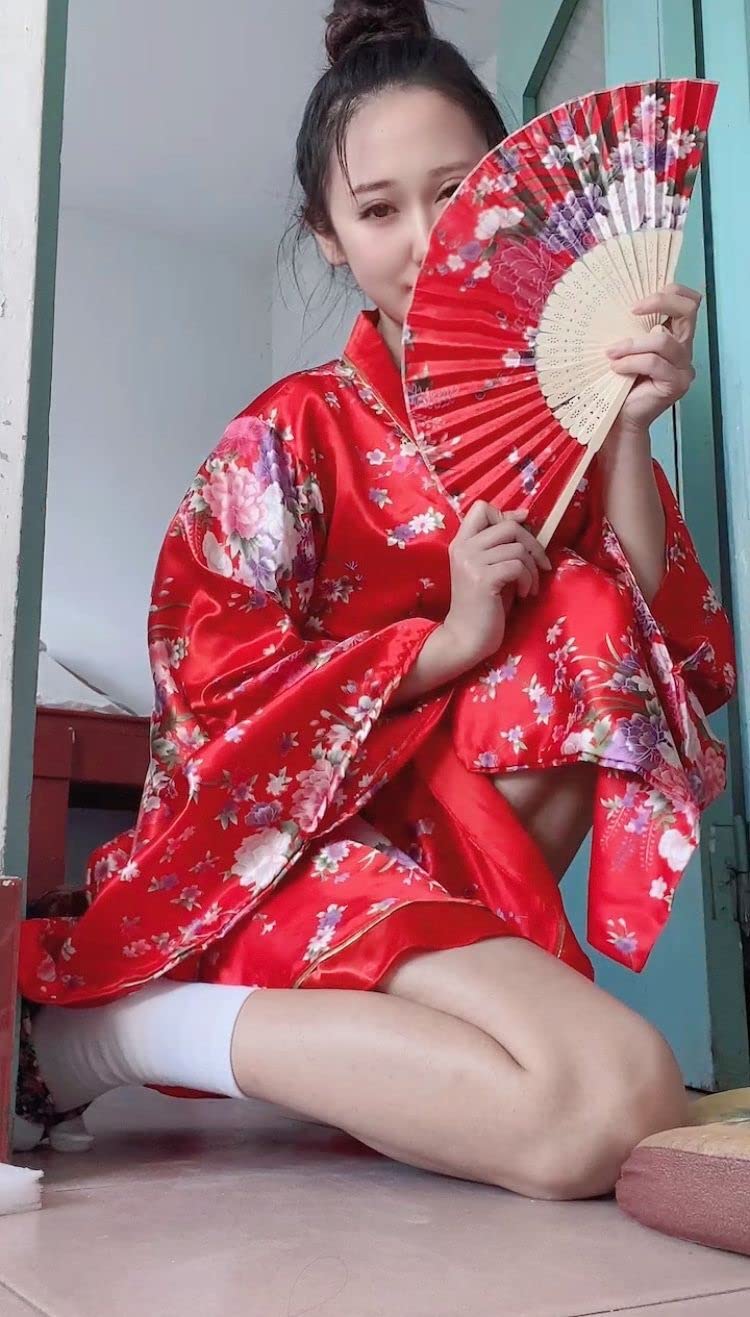 Japanese Anime Cosplay Kimono Robe Set with Silk Fan & Tabi Socks - Traditional Women's Dance Costume for Halloween, Cosplay Events & Themed Parties