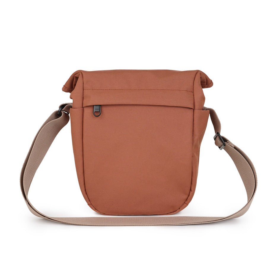 HELLOLULU Vita Compact Camera Bag Brown - Stylish & Durable Crossbody Bag for DSLR, Mirrorless Cameras - Perfect for Travel, Photography & Everyday Use
