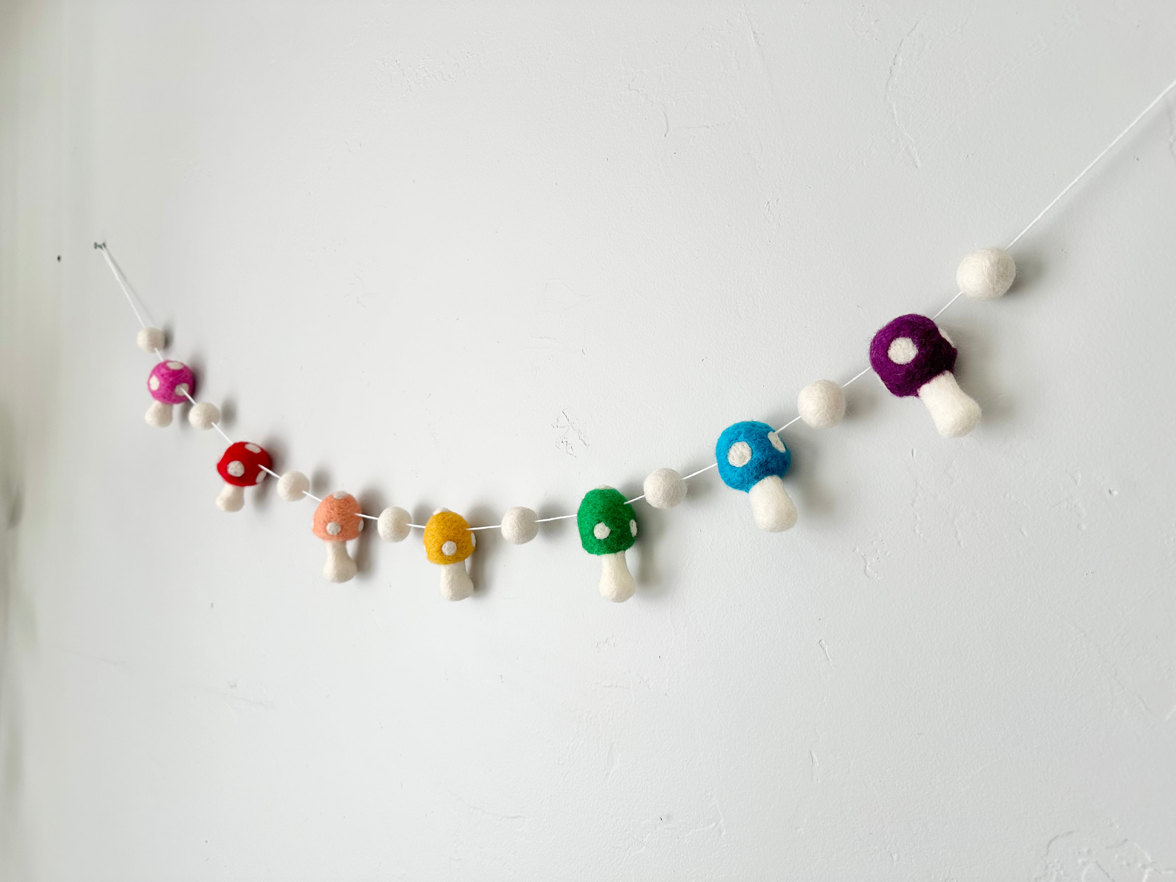 Colorful Wool Mushroom Garland - Handmade Boho Home Decor for Nursery, Wedding, Party & Christmas Tree | Eco-Friendly & Soft Yarn for Festive DIY Crafts