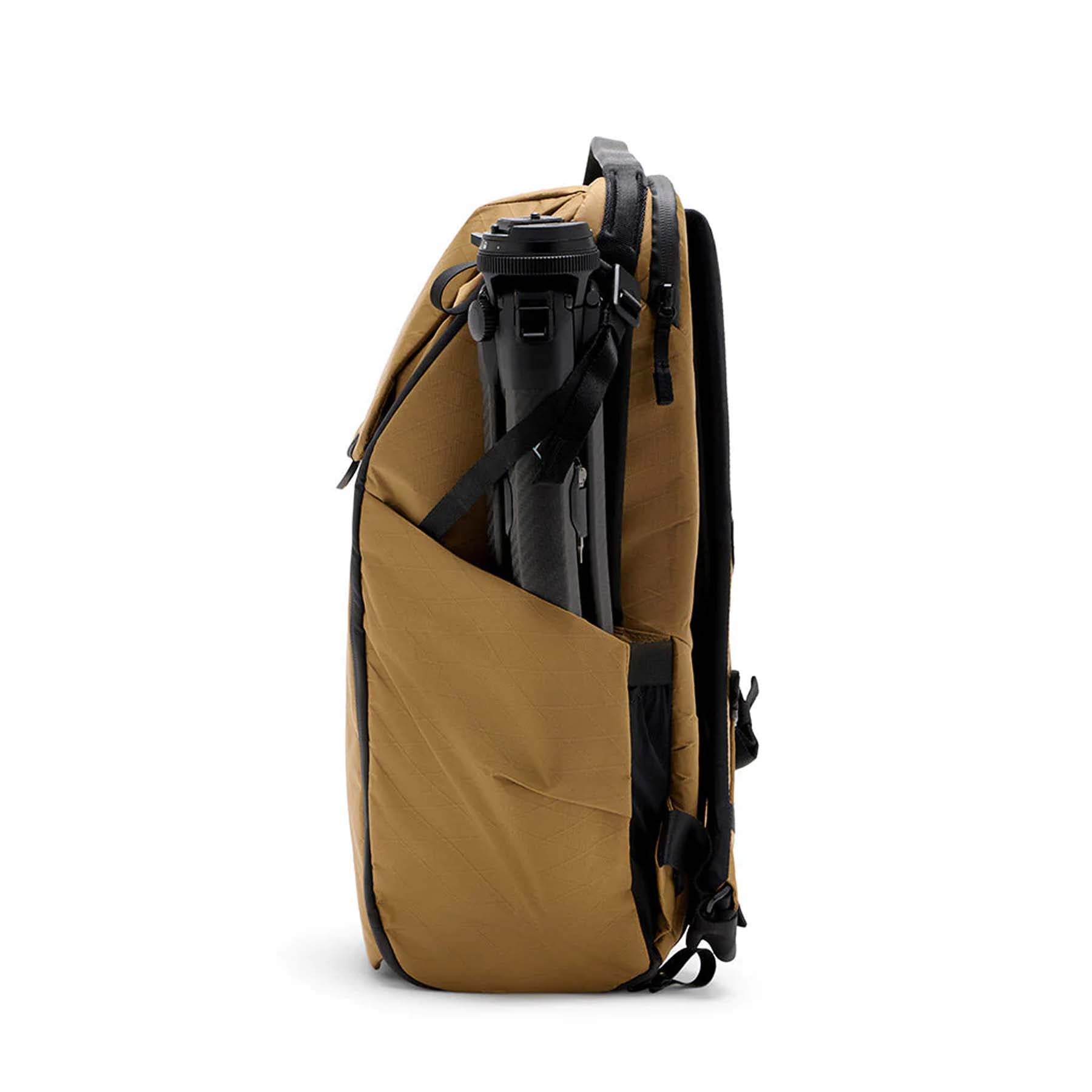 Peak Design Everyday Backpack 30L - Durable Camera & Travel Backpack for Photographers & Commuters - Perfect for Work, Hiking & Daily Use