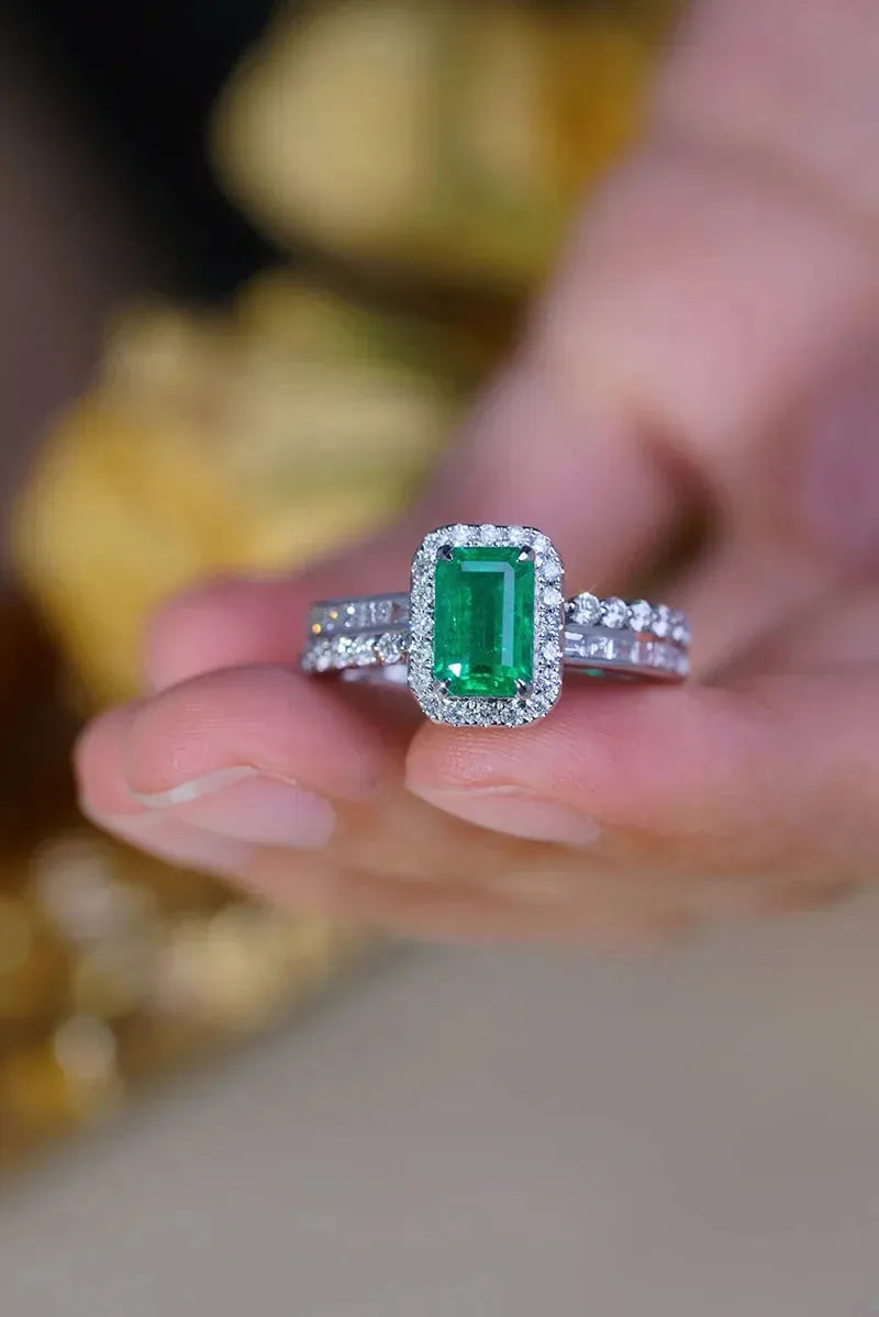 18K White Gold Diamond & Emerald Ring for Women - Elegant Fashion Jewelry with Real Natural Stones - Perfect for Parties, Weddings & Special Occasions