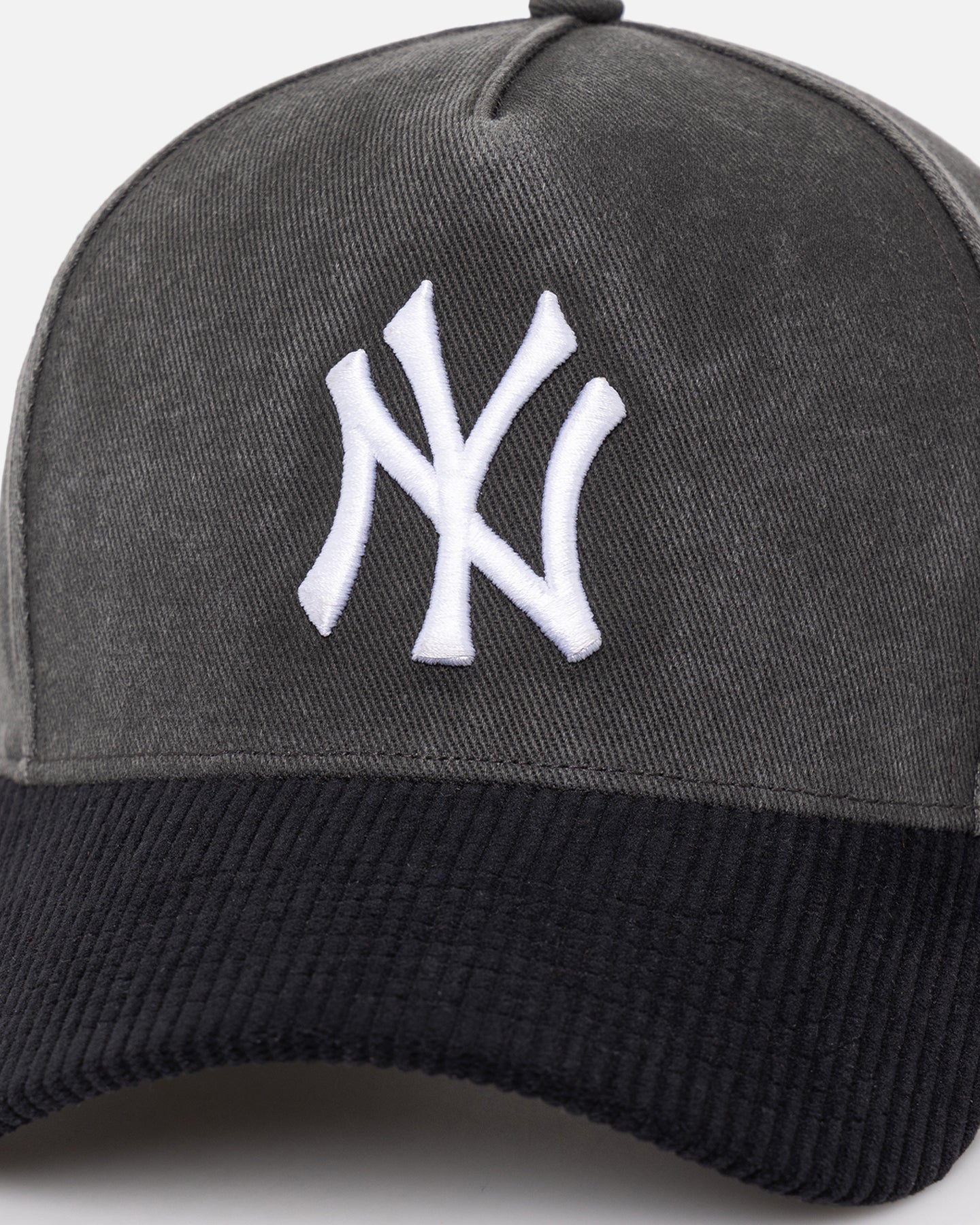 New York Yankees Apollo Corduroy Snapback Hat - 47 Brand Black Adjustable Baseball Cap for Men & Women - Perfect for Games, Streetwear & Fan Collections