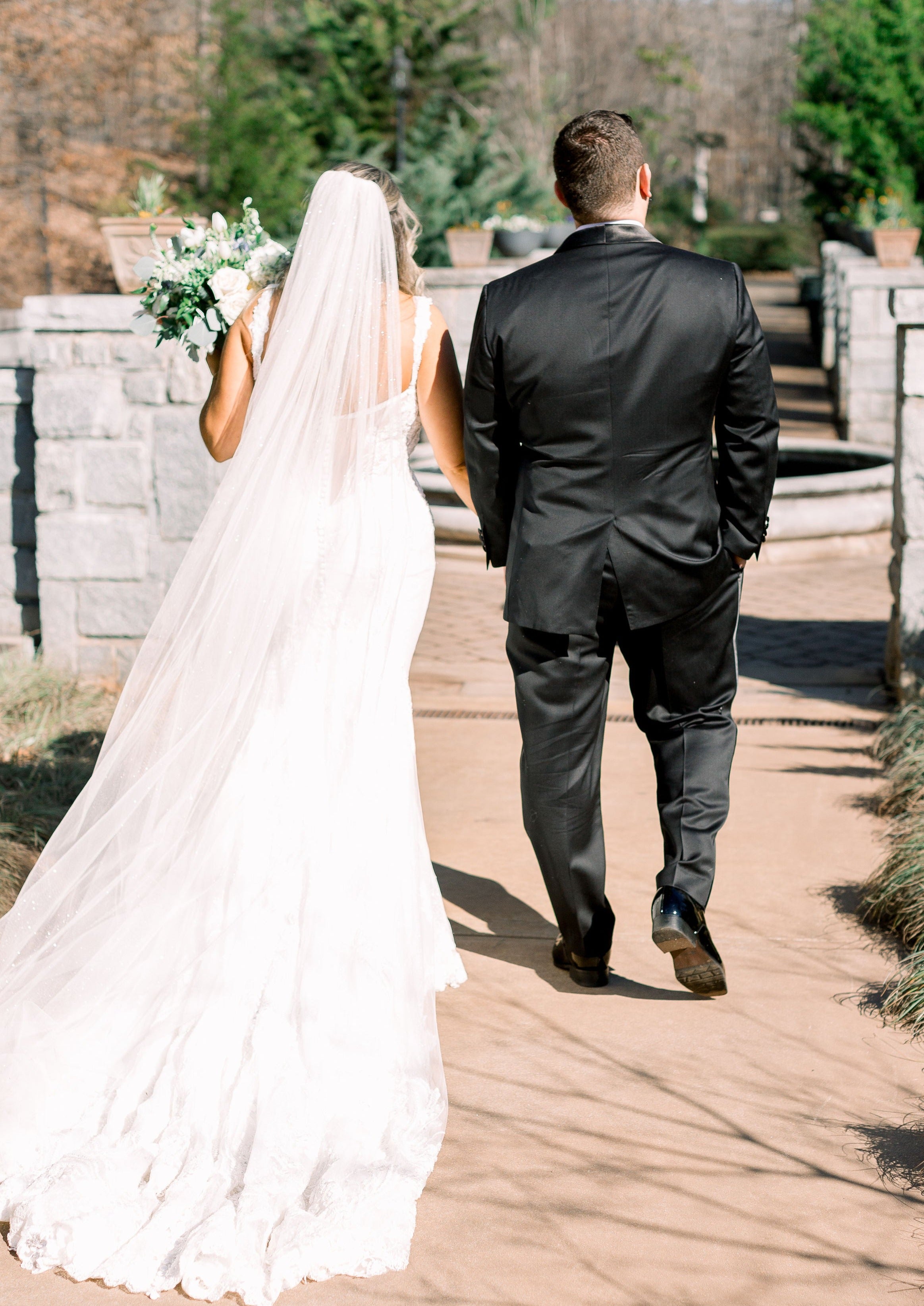 Kate Plain Cathedra Long Veil - Elegant Wedding Veil for Brides, Church Ceremony & Formal Events
