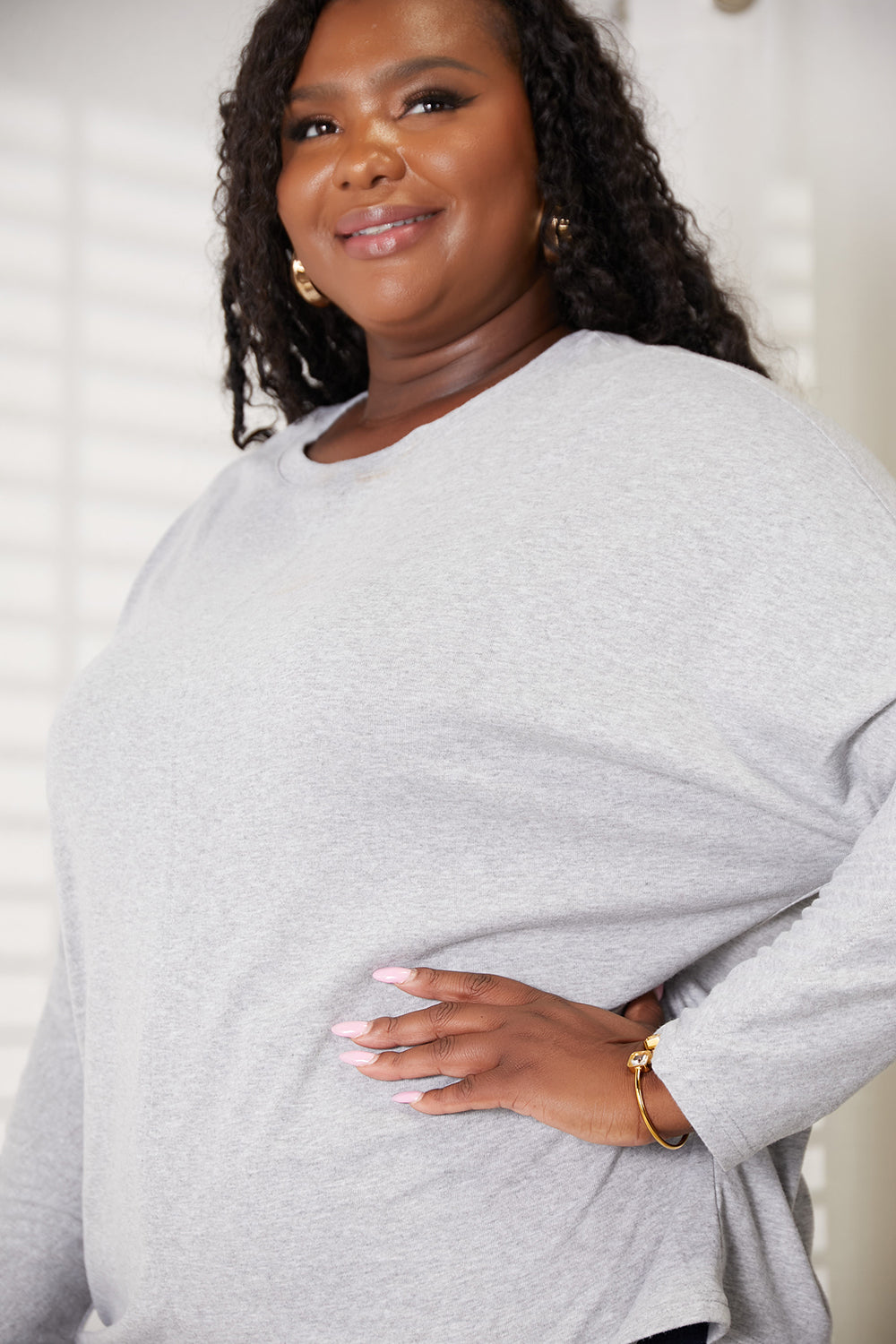 Seam Detail Round Neck Long Sleeve Women's T-Shirt - Comfortable Casual & Work Wear for Everyday Outfits