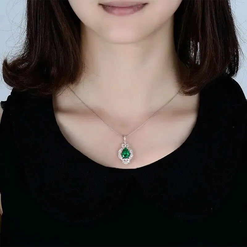 18Kt Rose Gold Natural Emerald Diamond Pendant Necklace for Women - Wedding, Anniversary & Special Occasion Jewelry Gift - Elegant Statement Piece for Bridal, Evening & Formal Events