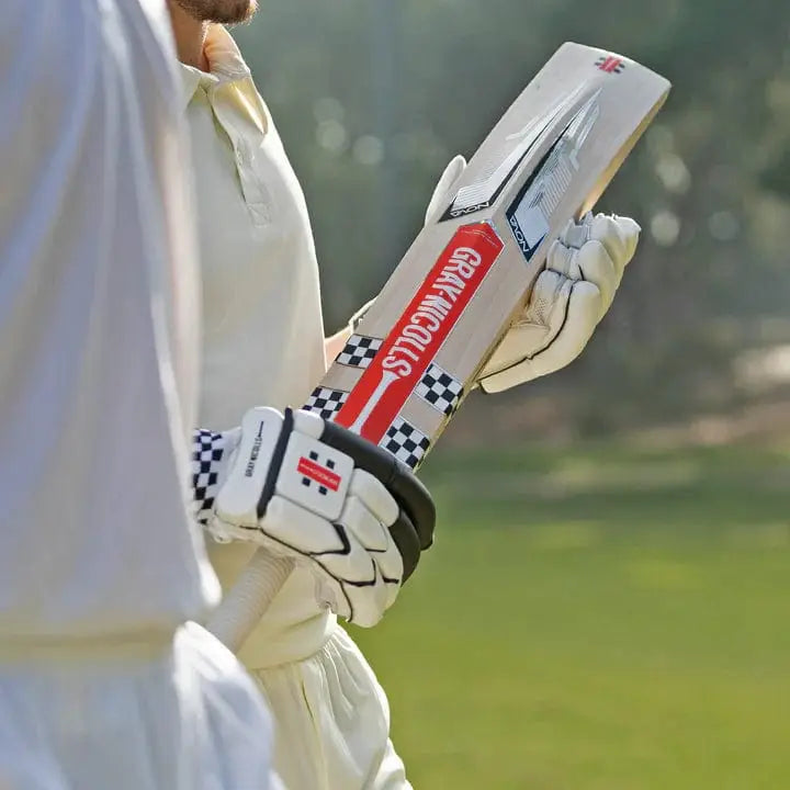 Gray Nicolls Nova 1000 Adult Cricket Bat - Premium English Willow for Professional & Club Players - Perfect for Matches, Training & Backyard Cricket Practice