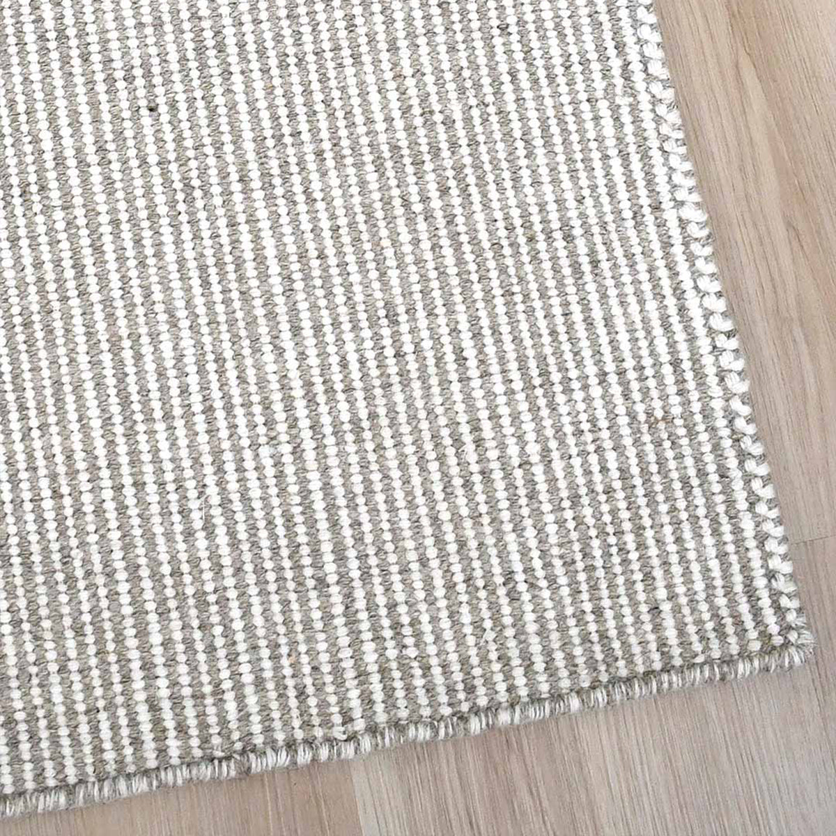 Natural Jute Braided Box Rug - Handwoven Boho Chic Area Rug for Living Room, Bedroom, Dining Room - Eco-Friendly Home Decor