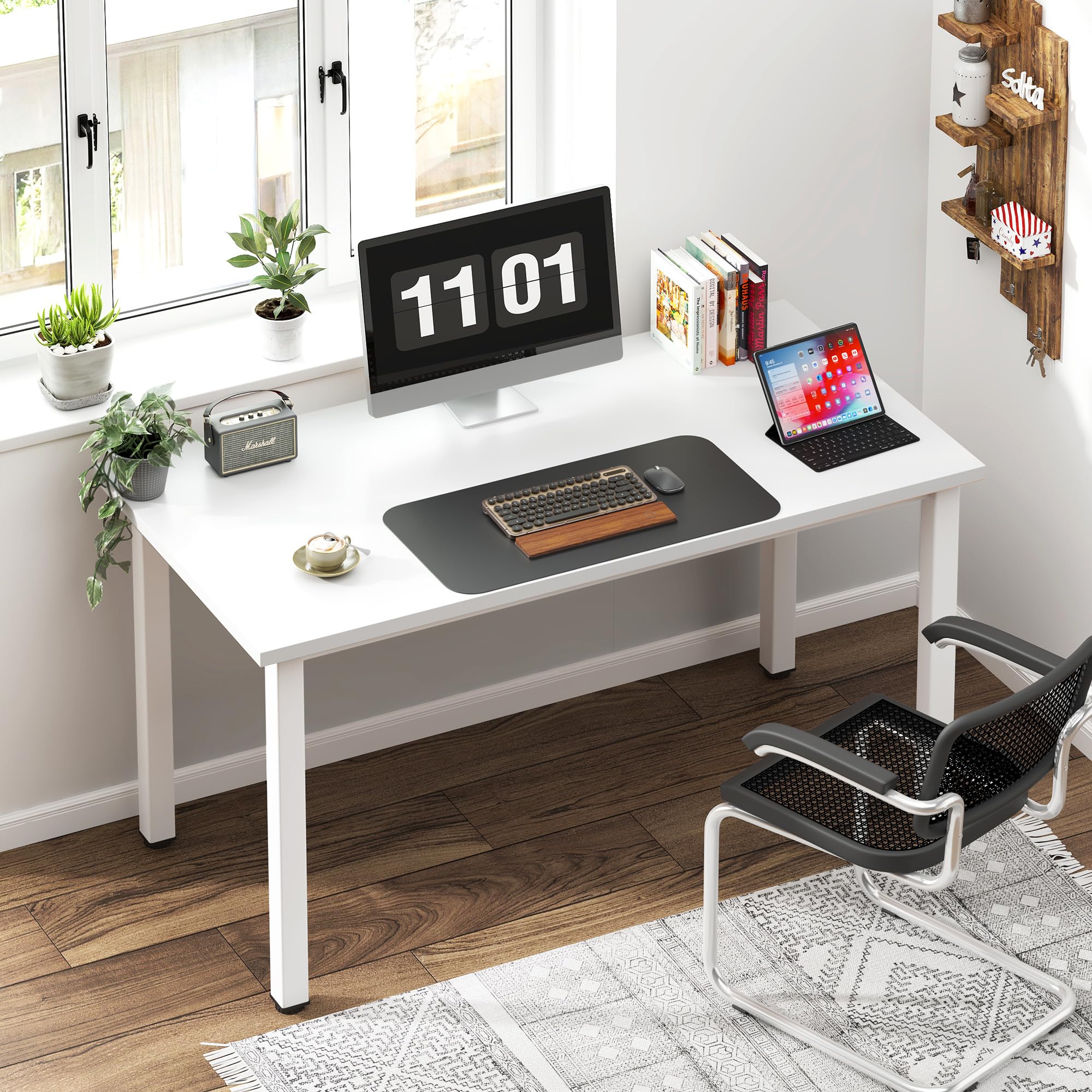 47 Inch Modern White Computer Desk - Home Office & Gaming Desk with Simple Design, Study Writing Table for Students | Perfect for Small Spaces, Dorm Rooms & Workstations