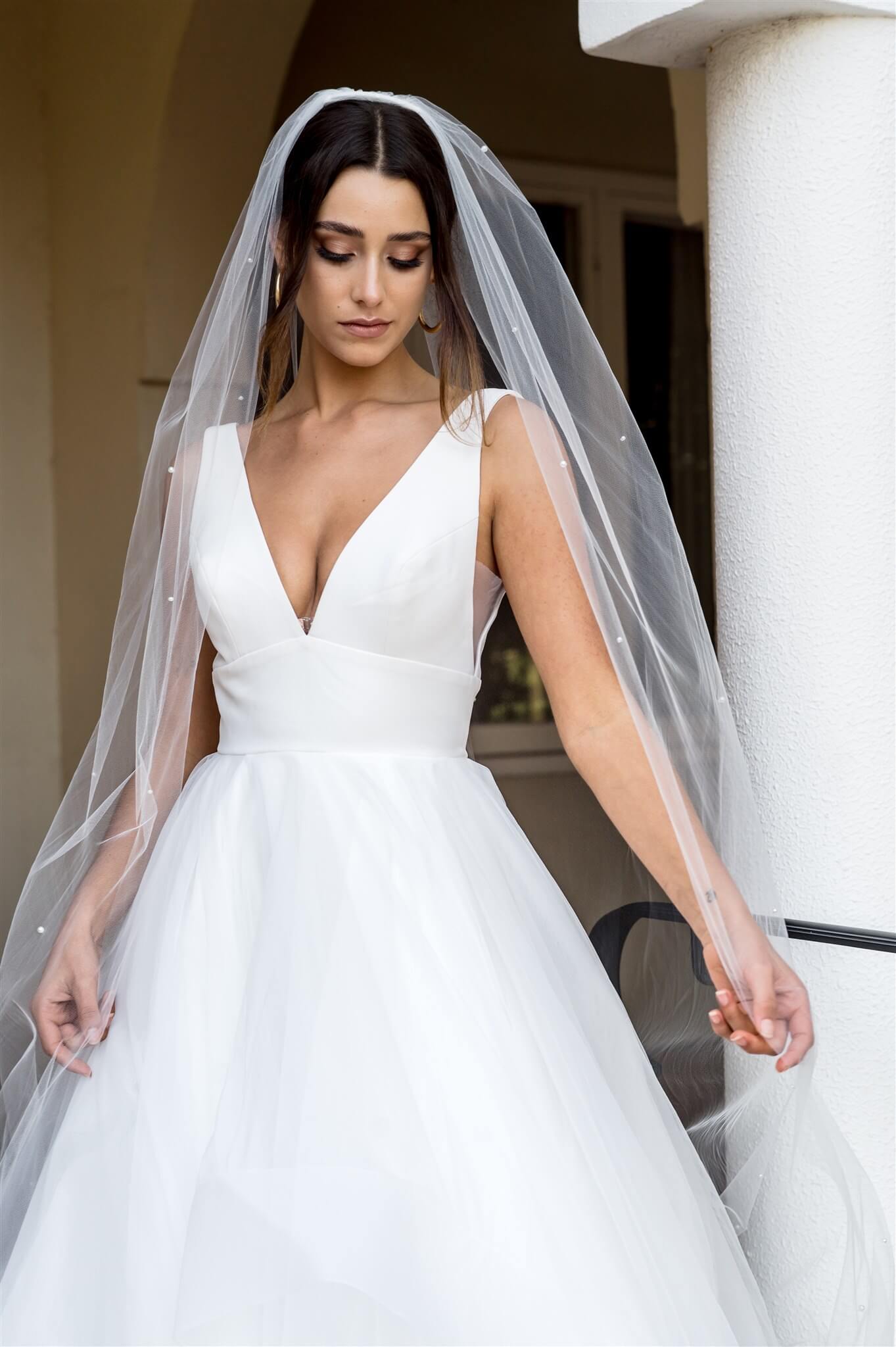 Lola Pearl 1 Tier Ivory Bridal Veil - Elegant Wedding Accessory for Brides, Perfect for Church Ceremonies & Romantic Photoshoots